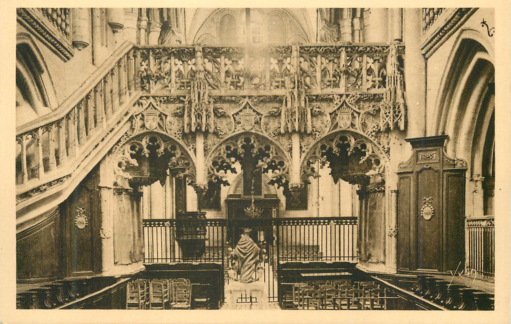 Intérieur de l'église Sainte-Madeleine à Troyes — vue du jubé — éditeur Yvon, n°300