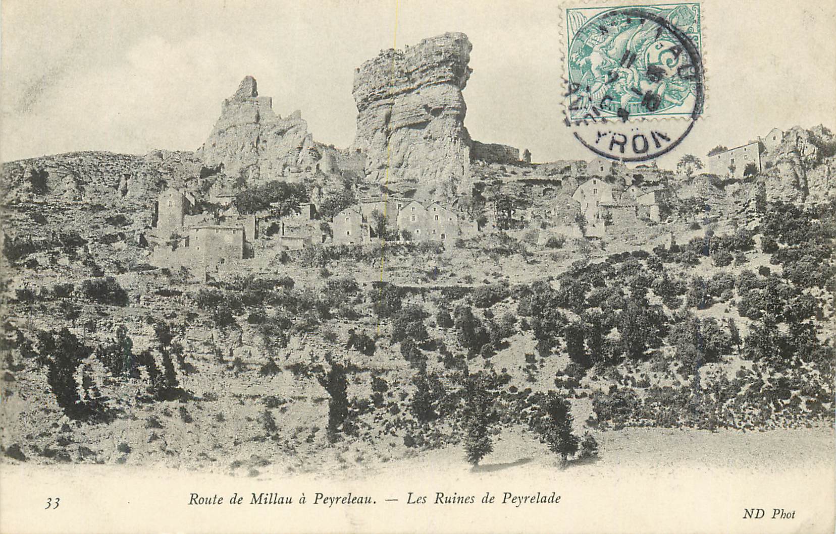 CPA Route de Millau a Peyreleau Les Ruines de Peyrelade