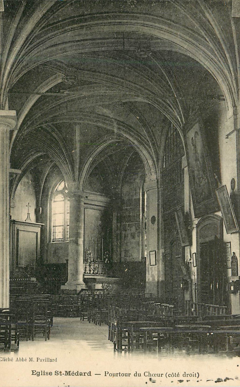 CPA Eglise St Medard Pourtour du Choeur (Cote Droit)