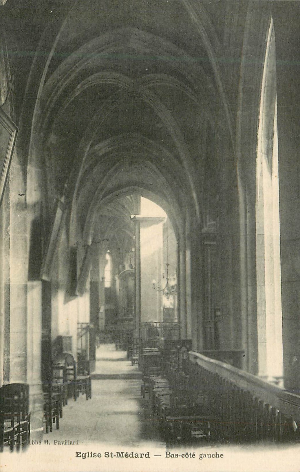 CPA Eglise St Medard Bas Cote Gauche