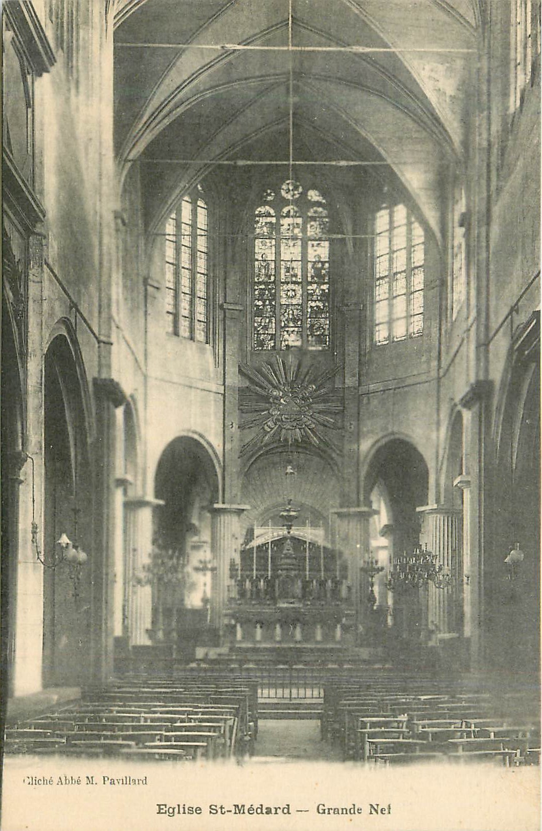 CPA Eglise St Medard Grande Nef