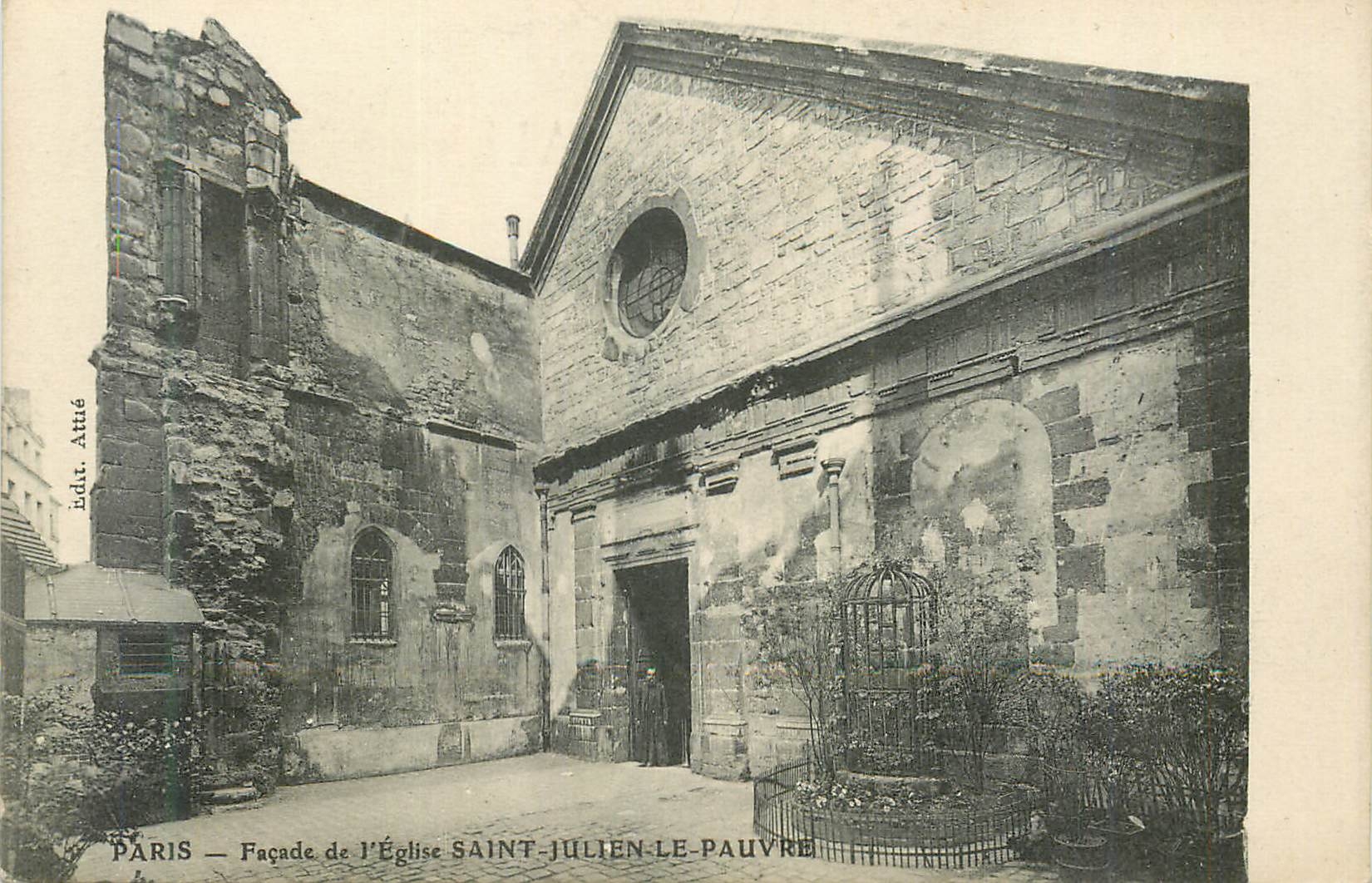 CPA Facade de l'Eglise Saint Julien le Pauvre