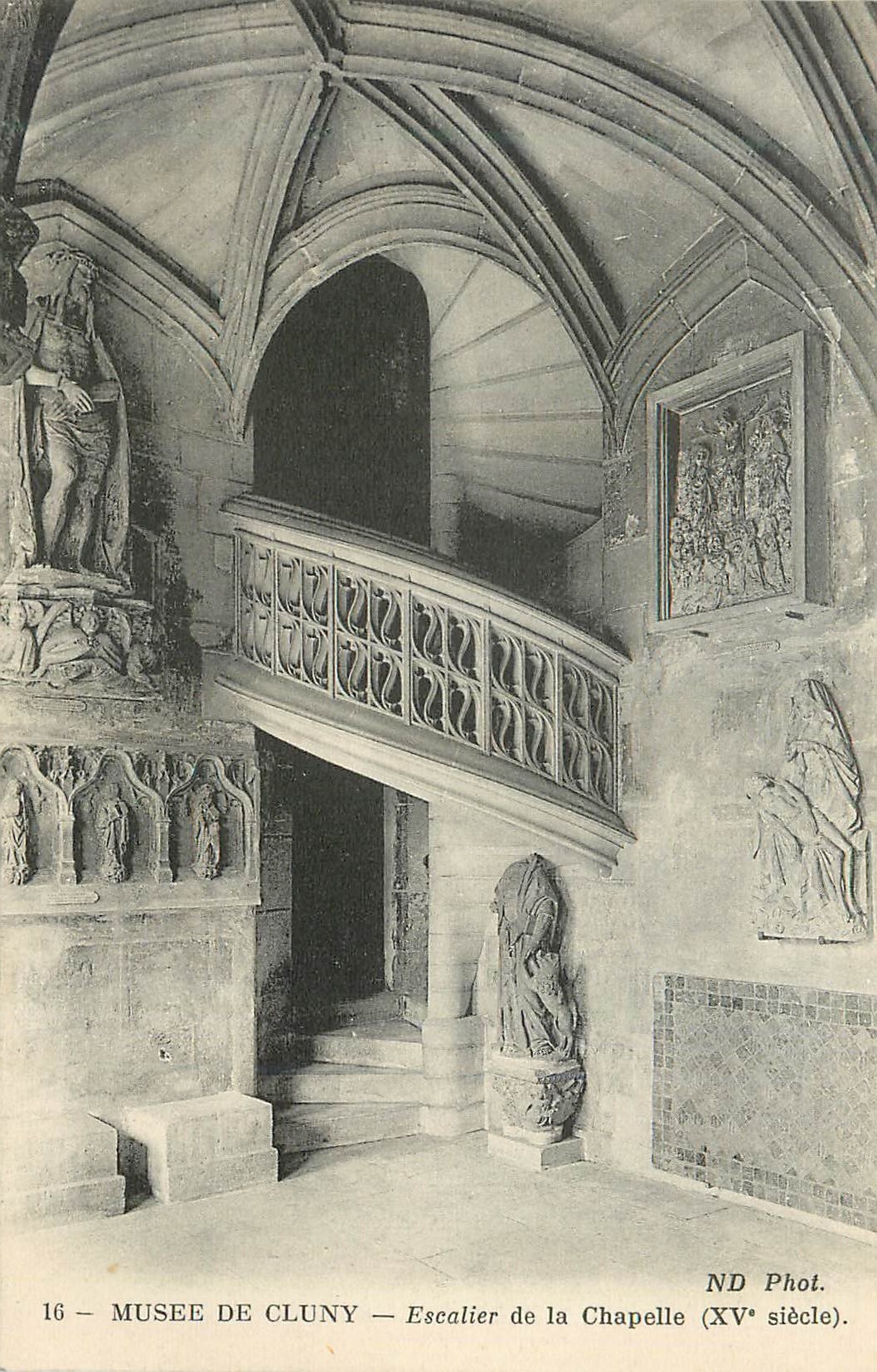 CPA Musee de Cluny Escalier de la Chapelle (XVe siecle)