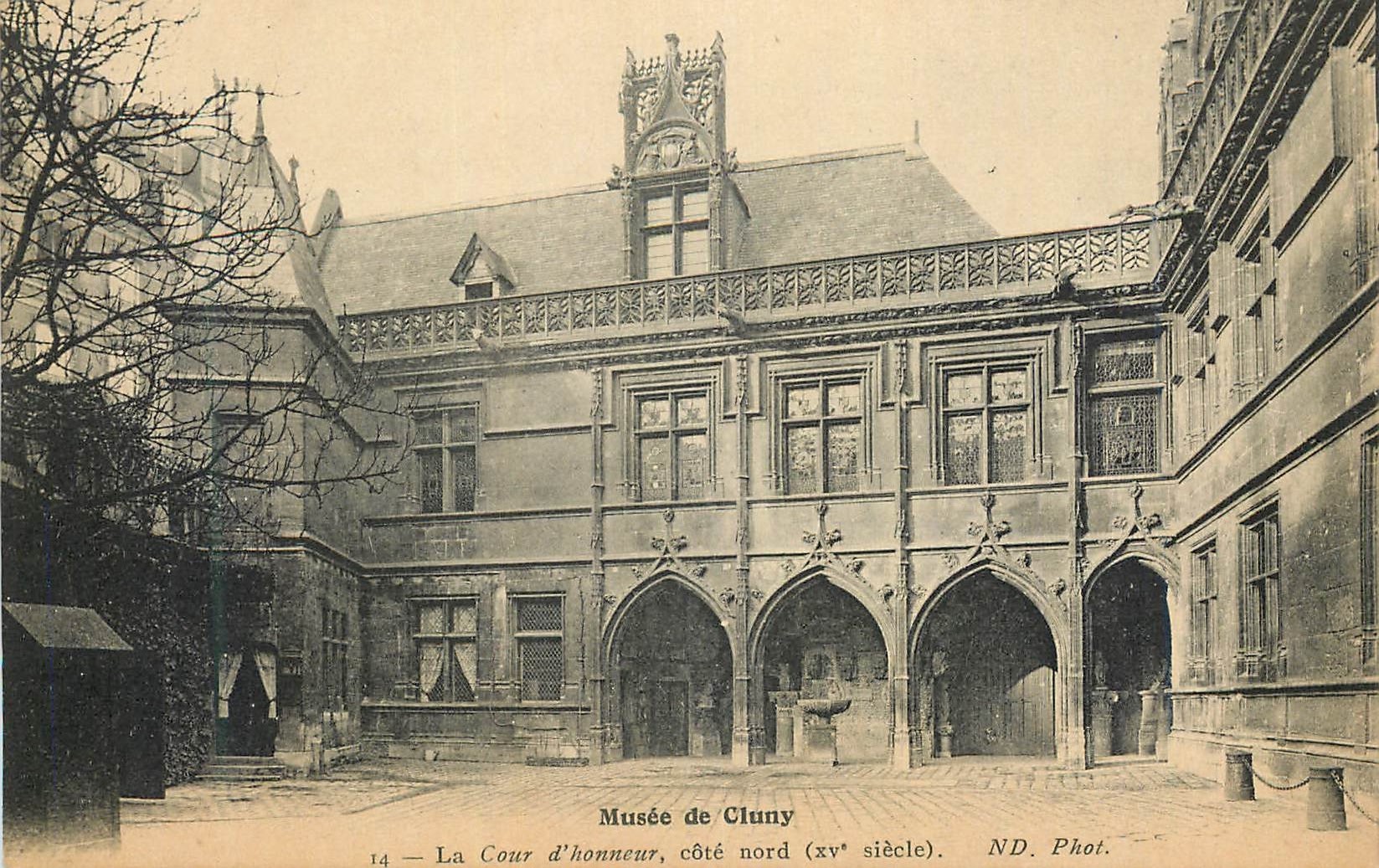 CPA Musee de Cluny la Cour d'Honneur Cote Nord (XVe siecle)