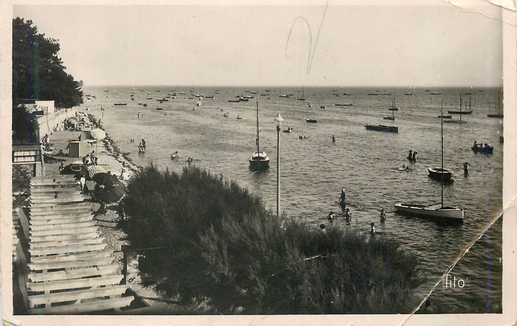 CPM Andernos les Bains le Bassin et un Coin de la Plage Cote Sud