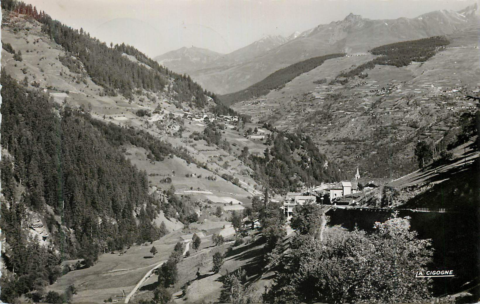 CPM 7323220 sainte foy tarentaise (savoie) vallee sur bourg saint maurice