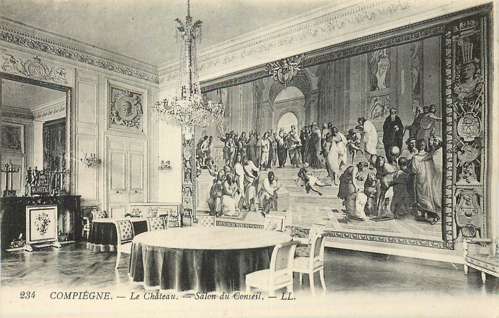 CPA 234 compiegne le chateau salon du conseil ll