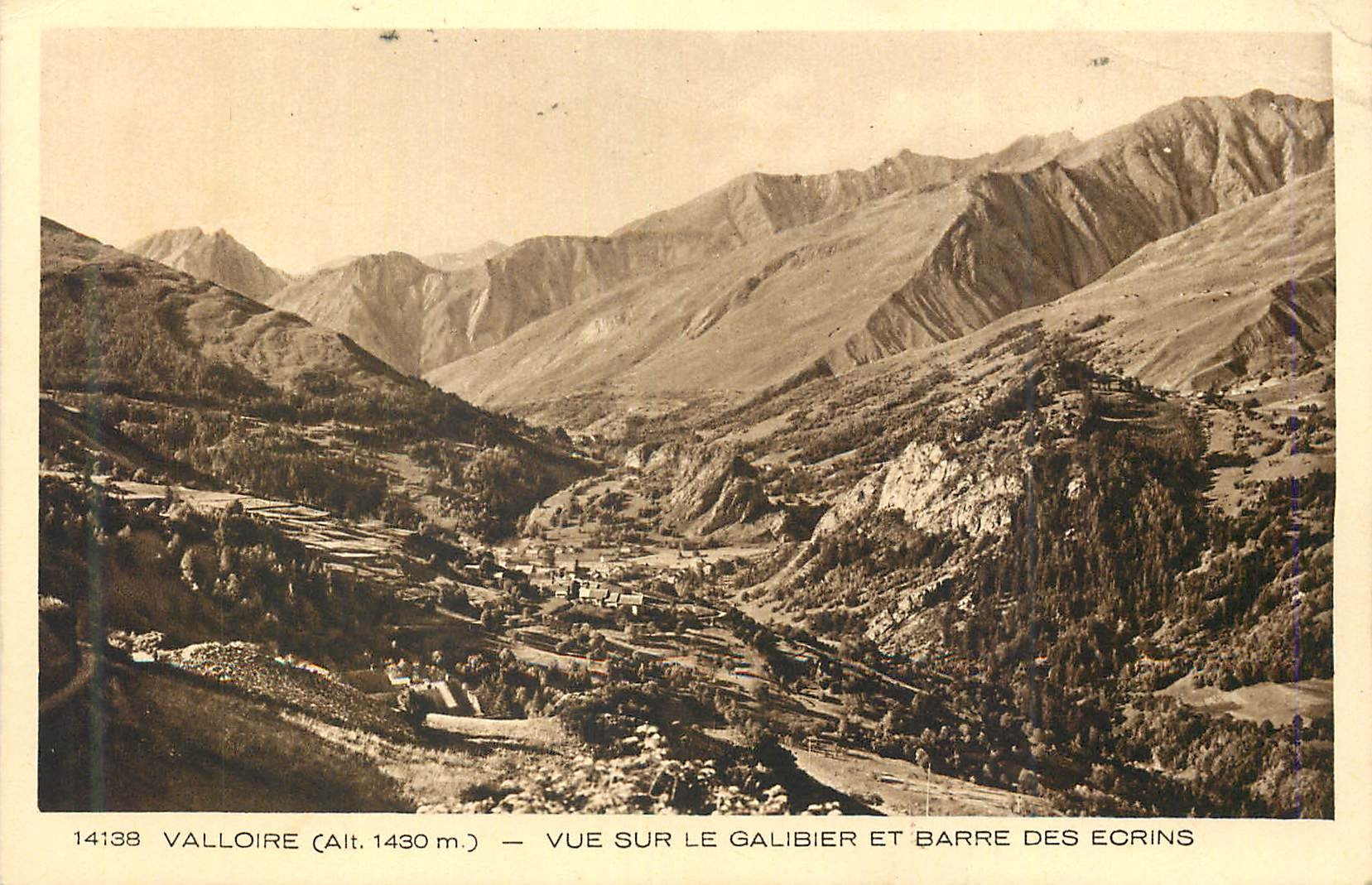 CPA 14138 valloire (alt 1430m) vue sur le galibier et barre des ecrins