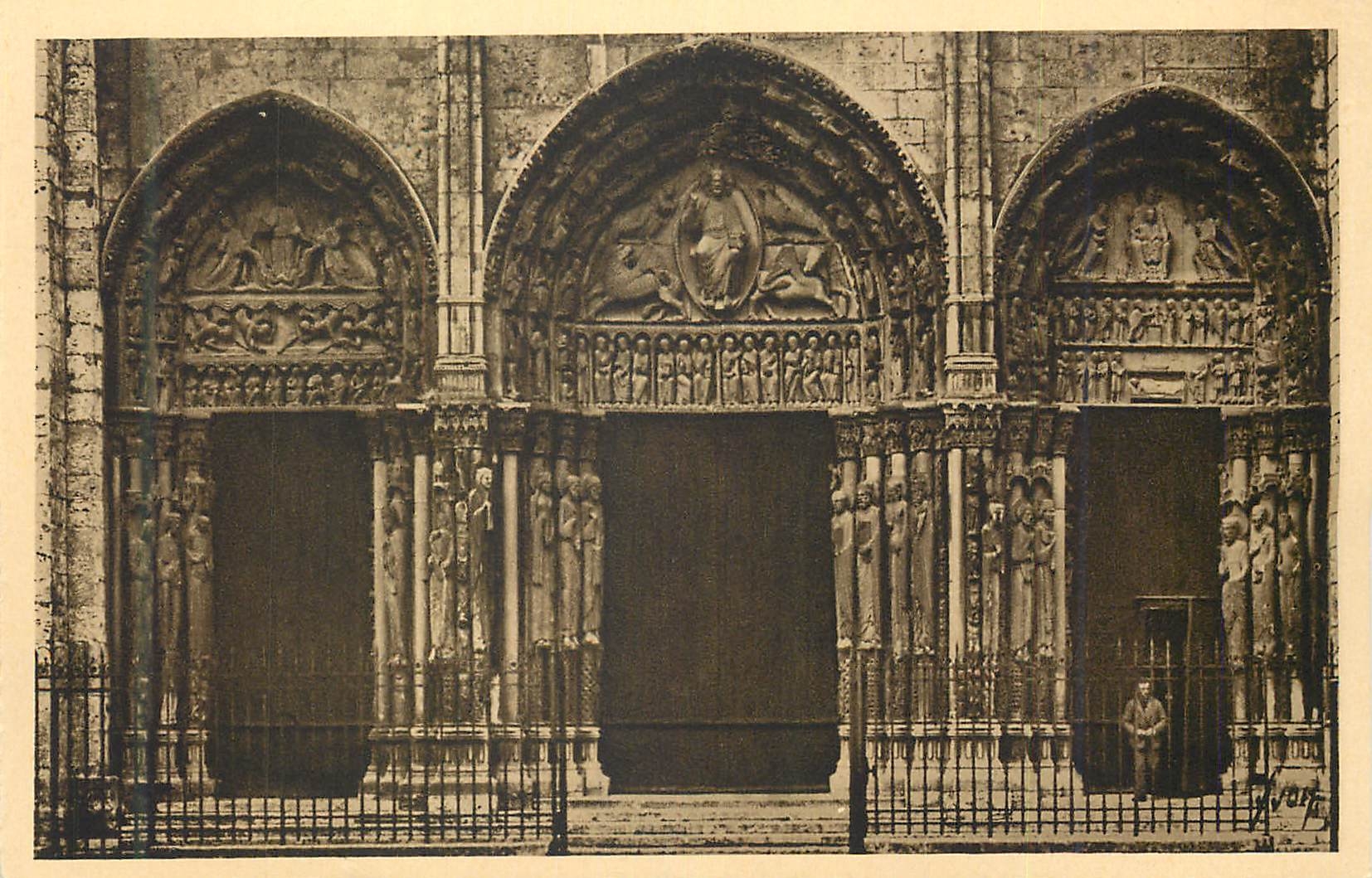 CPA Chartres La cathedrale Le grand portail