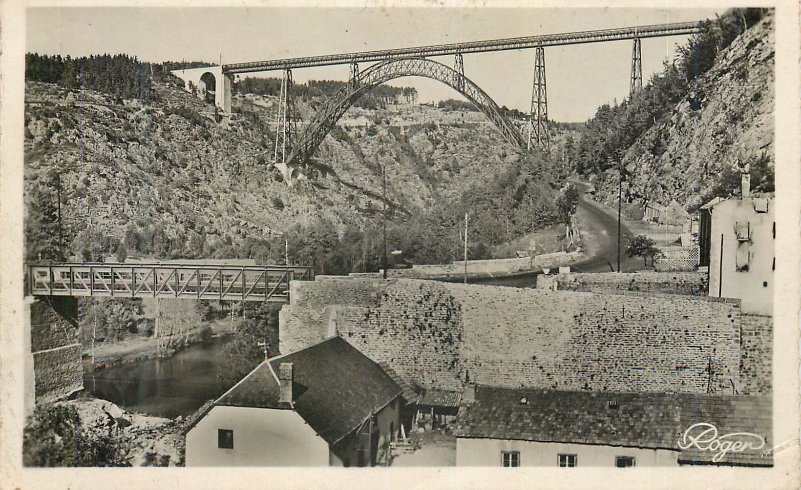CPA Garabit cantal le viaduc et le moulin