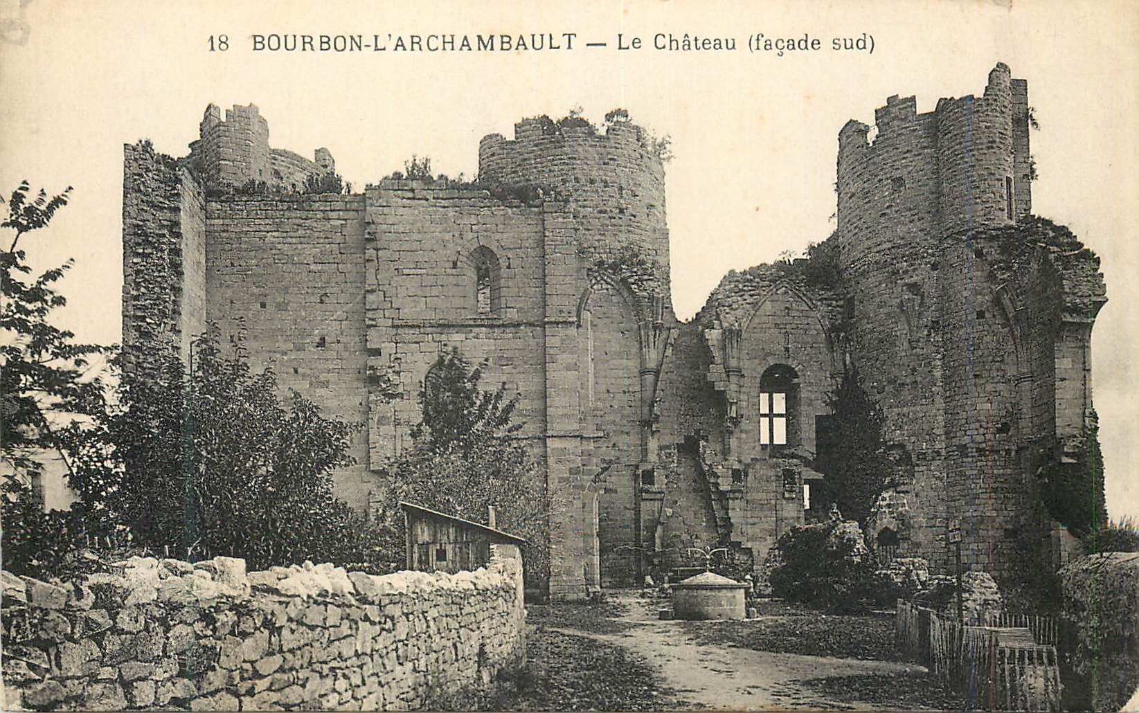 CPA 18 bourbons l archambault le chateau (facade sud)