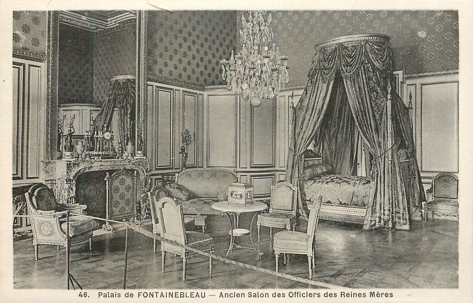 Palast von FONTAINEBLEAU — Ehemaliger Salon der Offiziere der Königinmütter — n°46