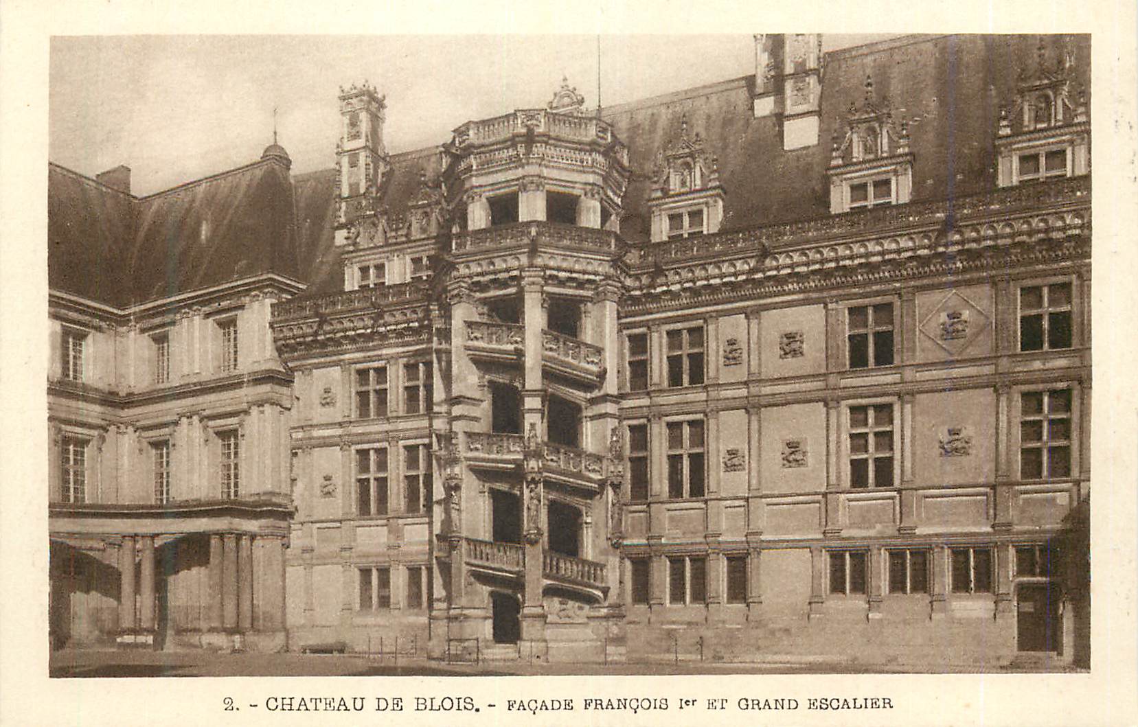 CPA 2 chateau de blois facade francois 1 et grand escalier
