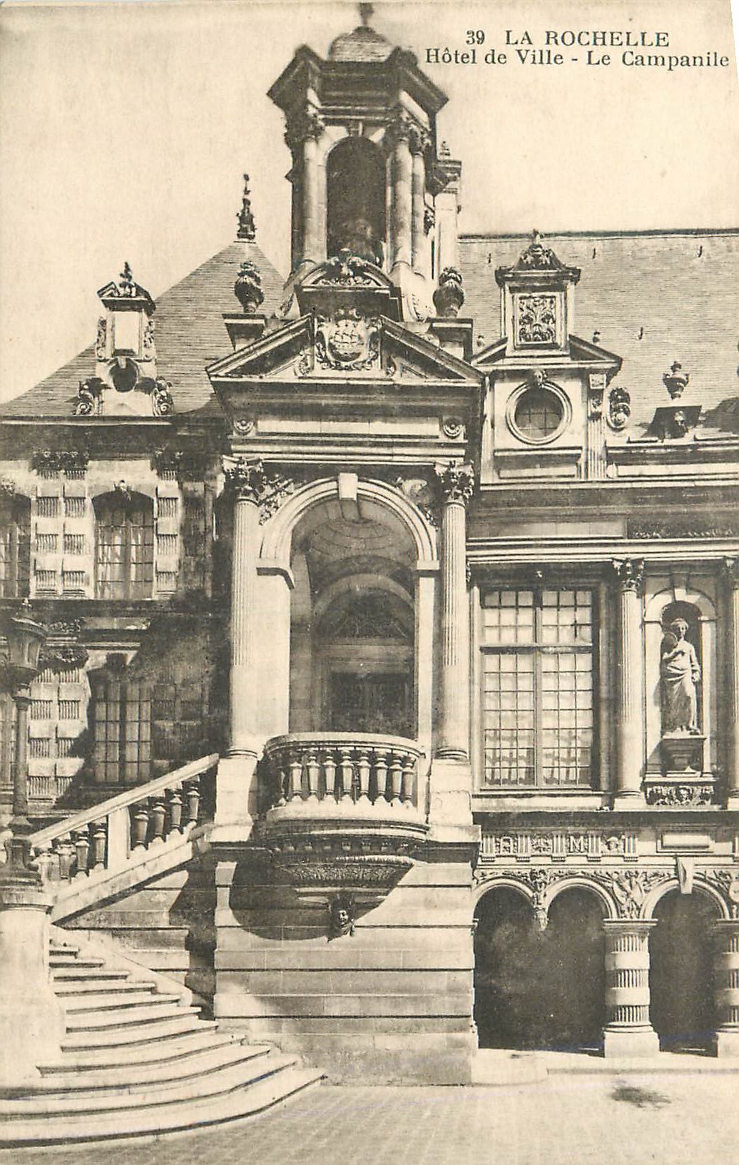 CPA 39 la rochelle hotel de ville le campanile