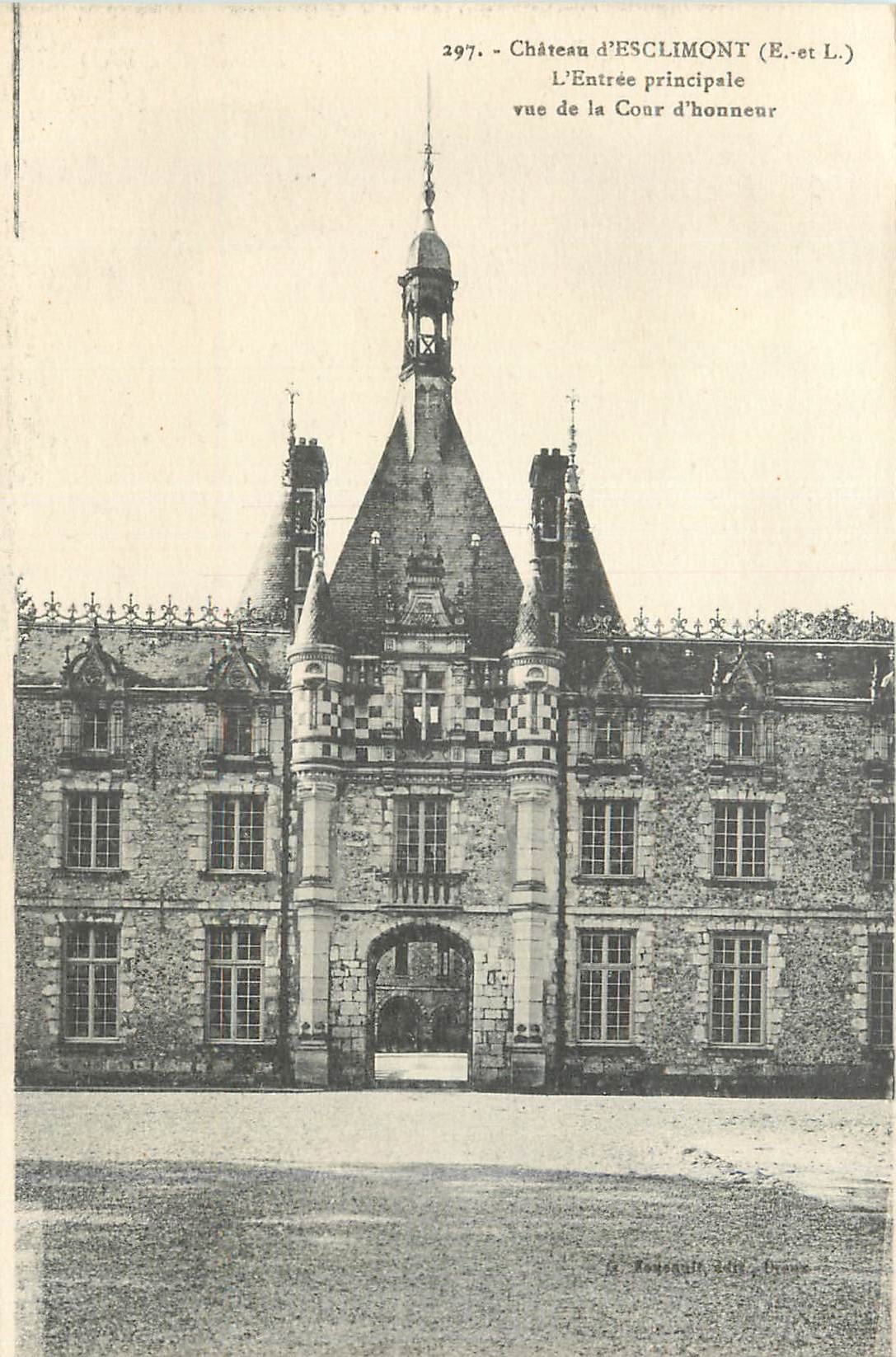 CPA 297 chateau d esclimont (e et l) l entree principale vue de la cour d honneur