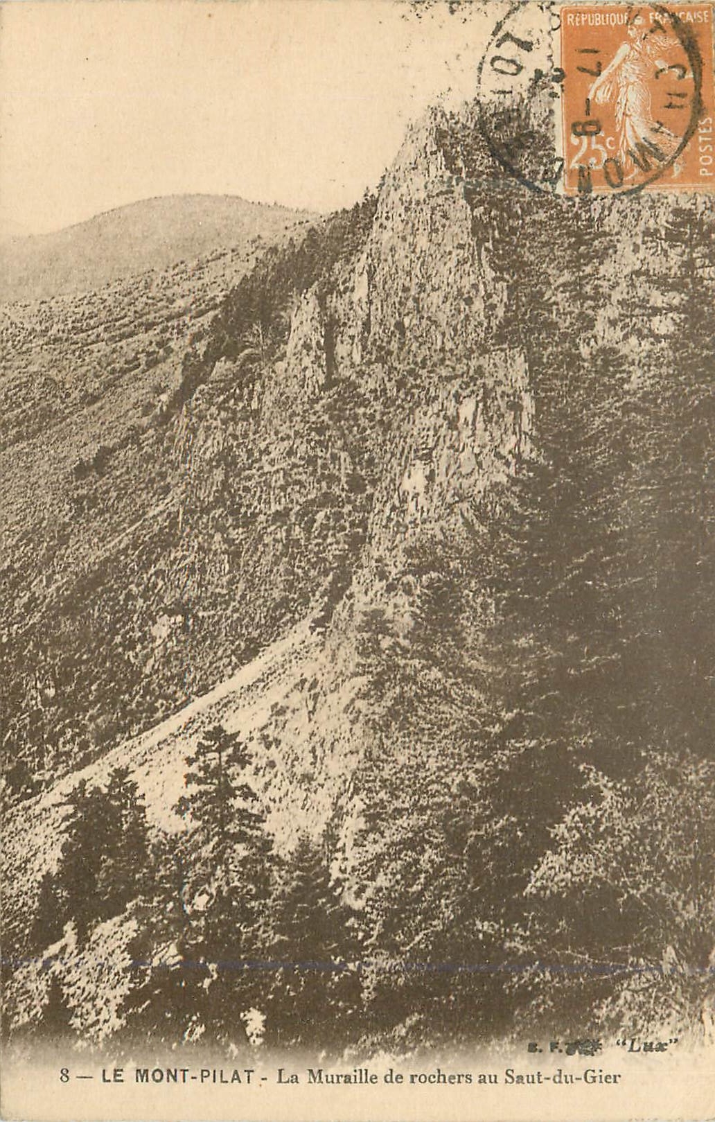 CPA 8 le mont pilat la muraille de rochers au saut du gier
