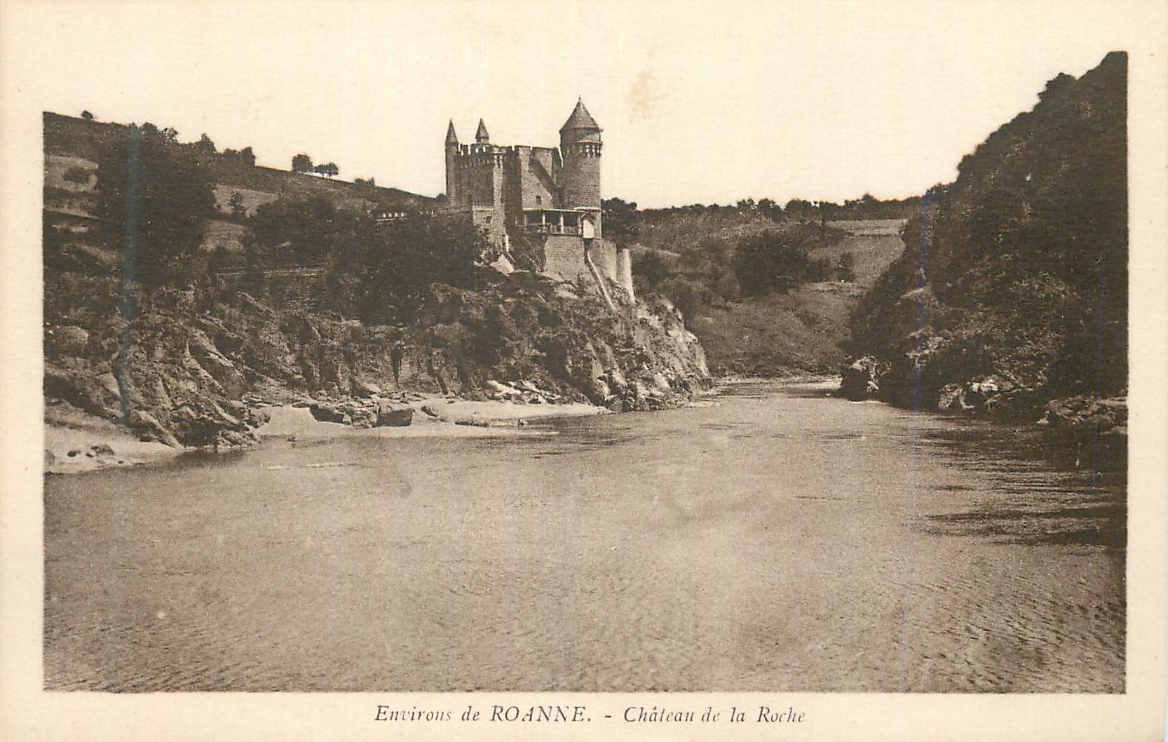 CPA Environs de roanne chateau de la roche