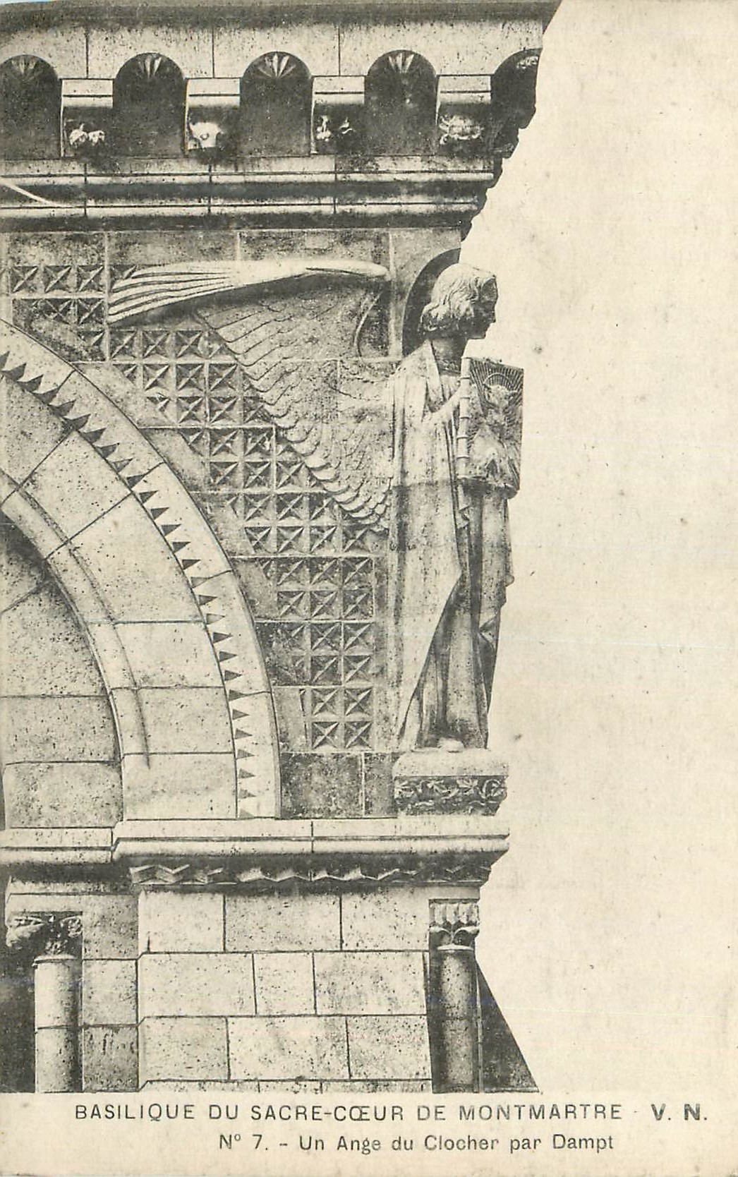 CPA Basilique du sacre coeur de montmartre v n n 7 un ange du clocher par dampt
