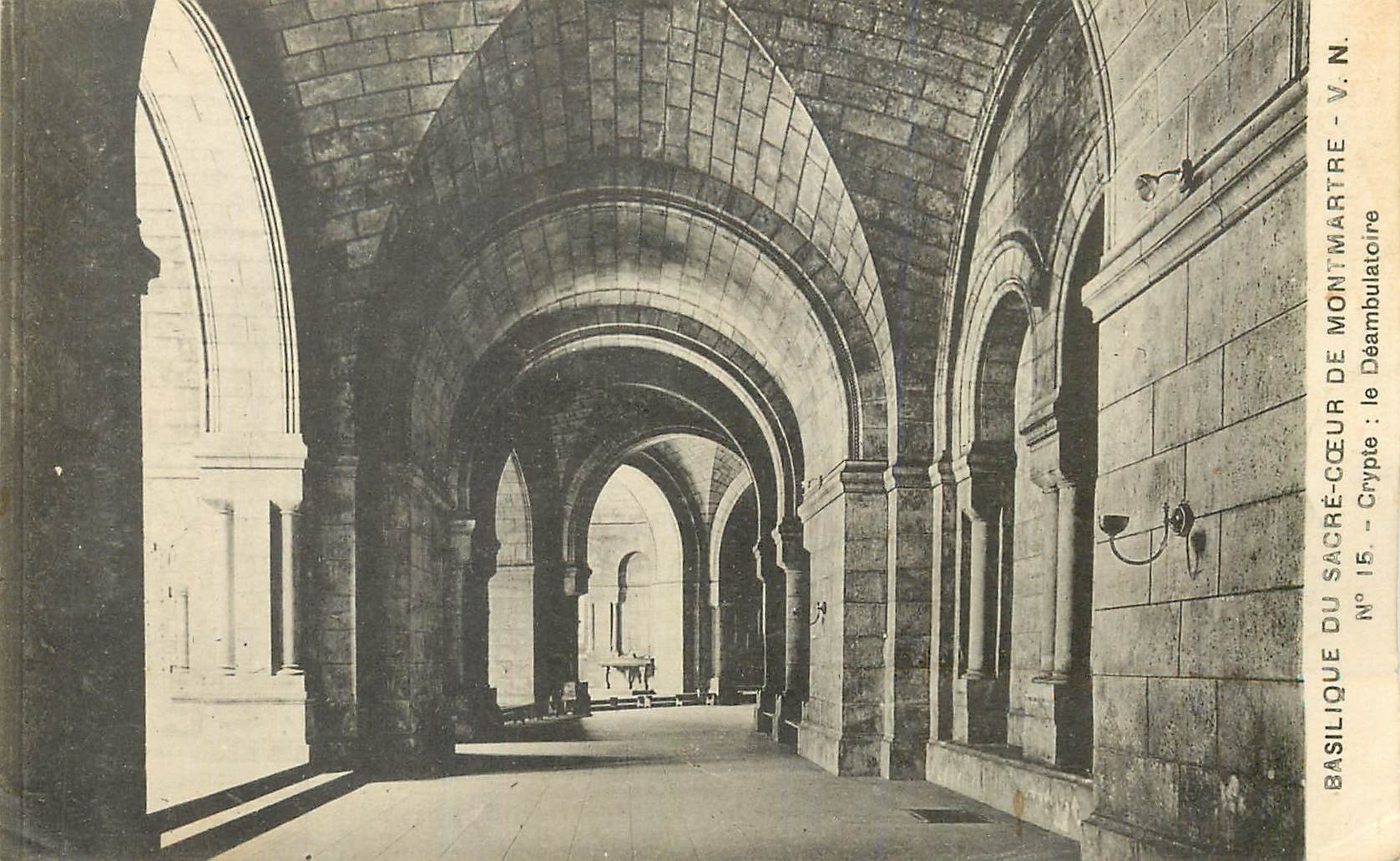 CPA Basilique du sacre coeur de montmartre v n n 15 crypte le deambulatoire