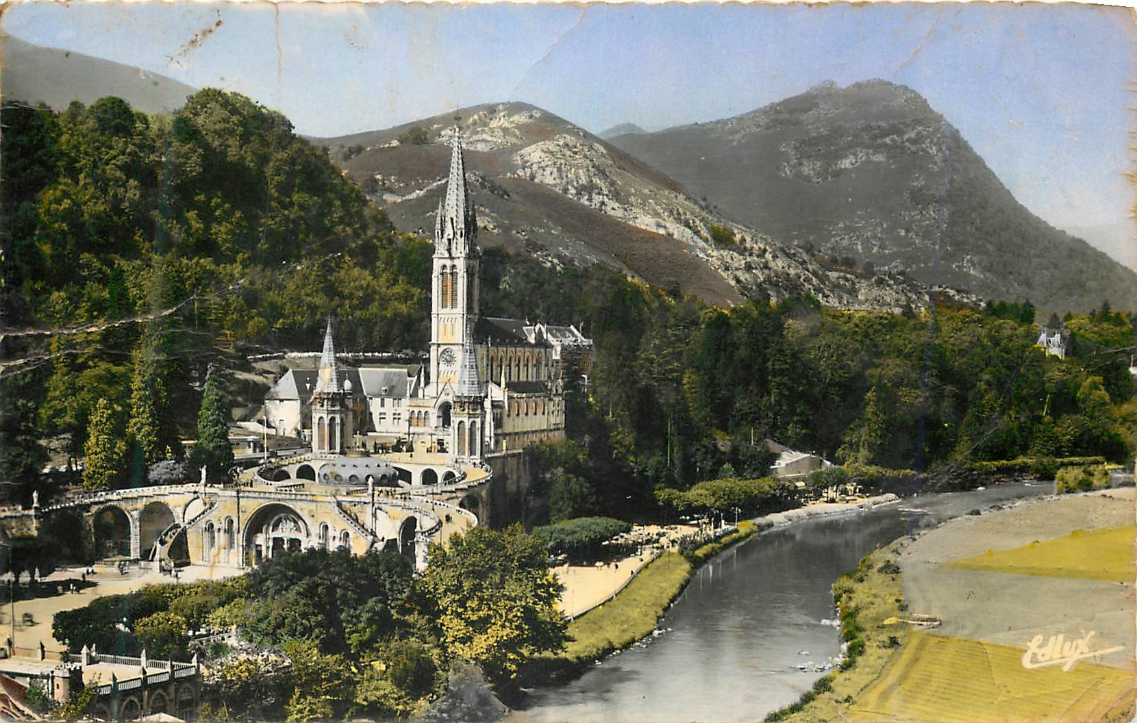 CPM 232 lourdes la basilique et le gave