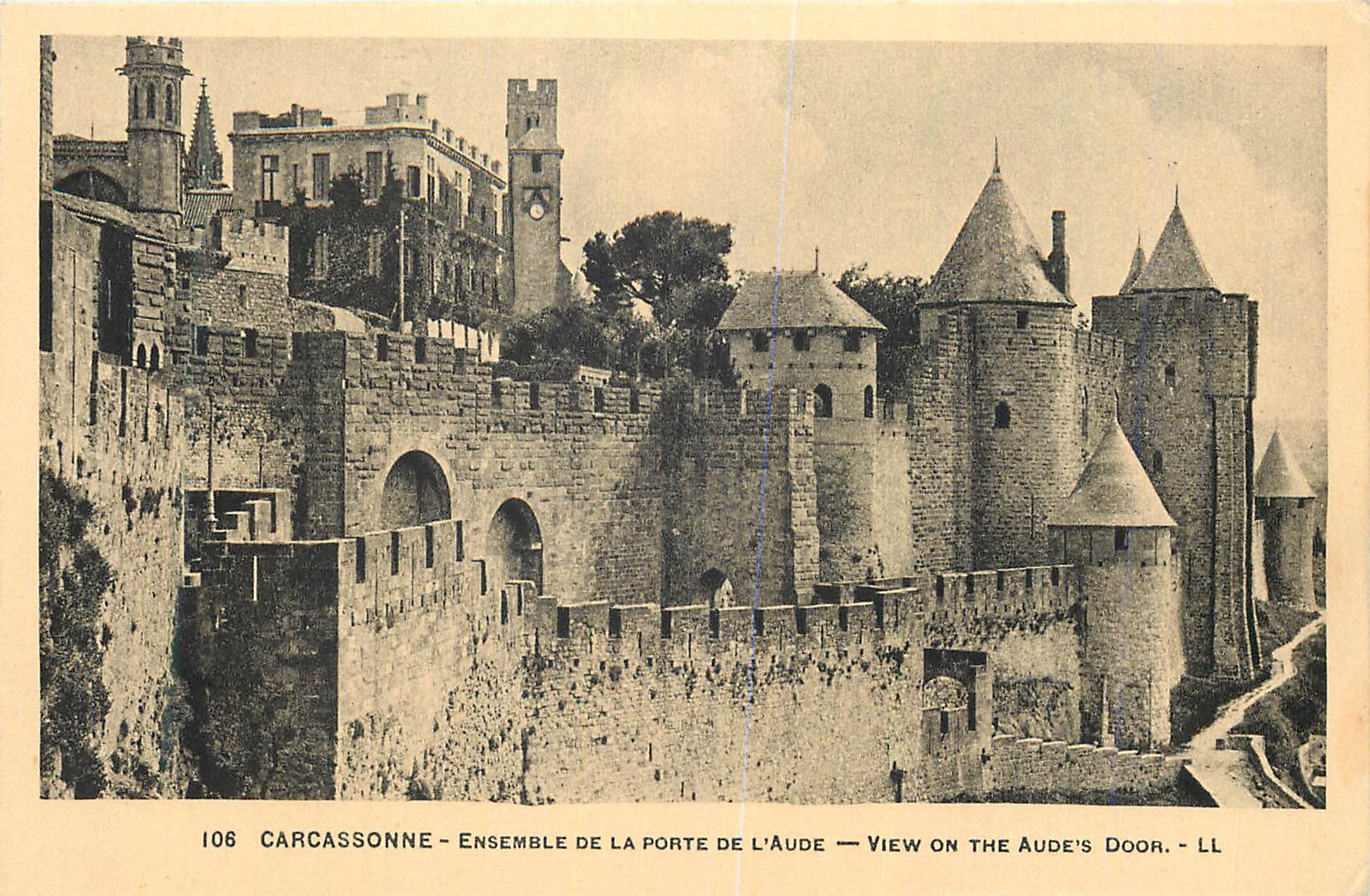 CPA 106 carcassonne ensemble de la porte de l aude