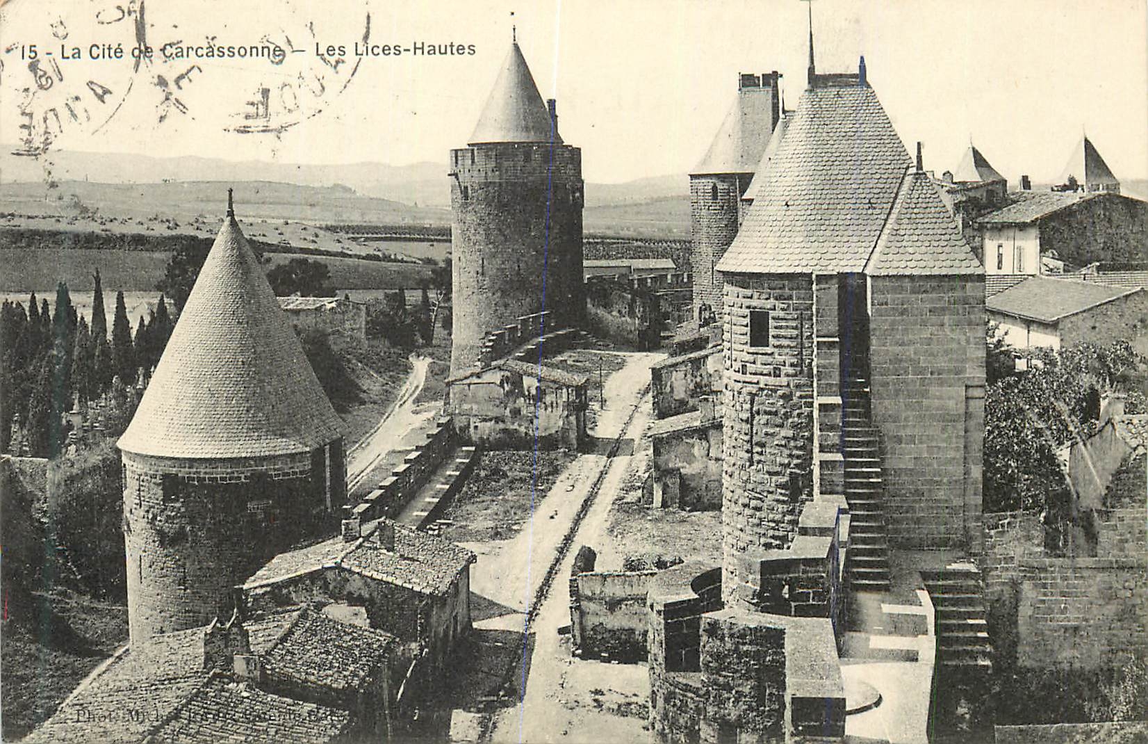CPA 15 la cite de carcassonne les lices hautes