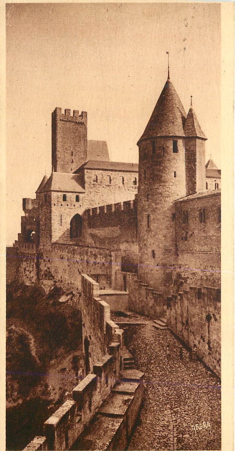 CPA 8 carcassonne la tour de justice et le chateau
