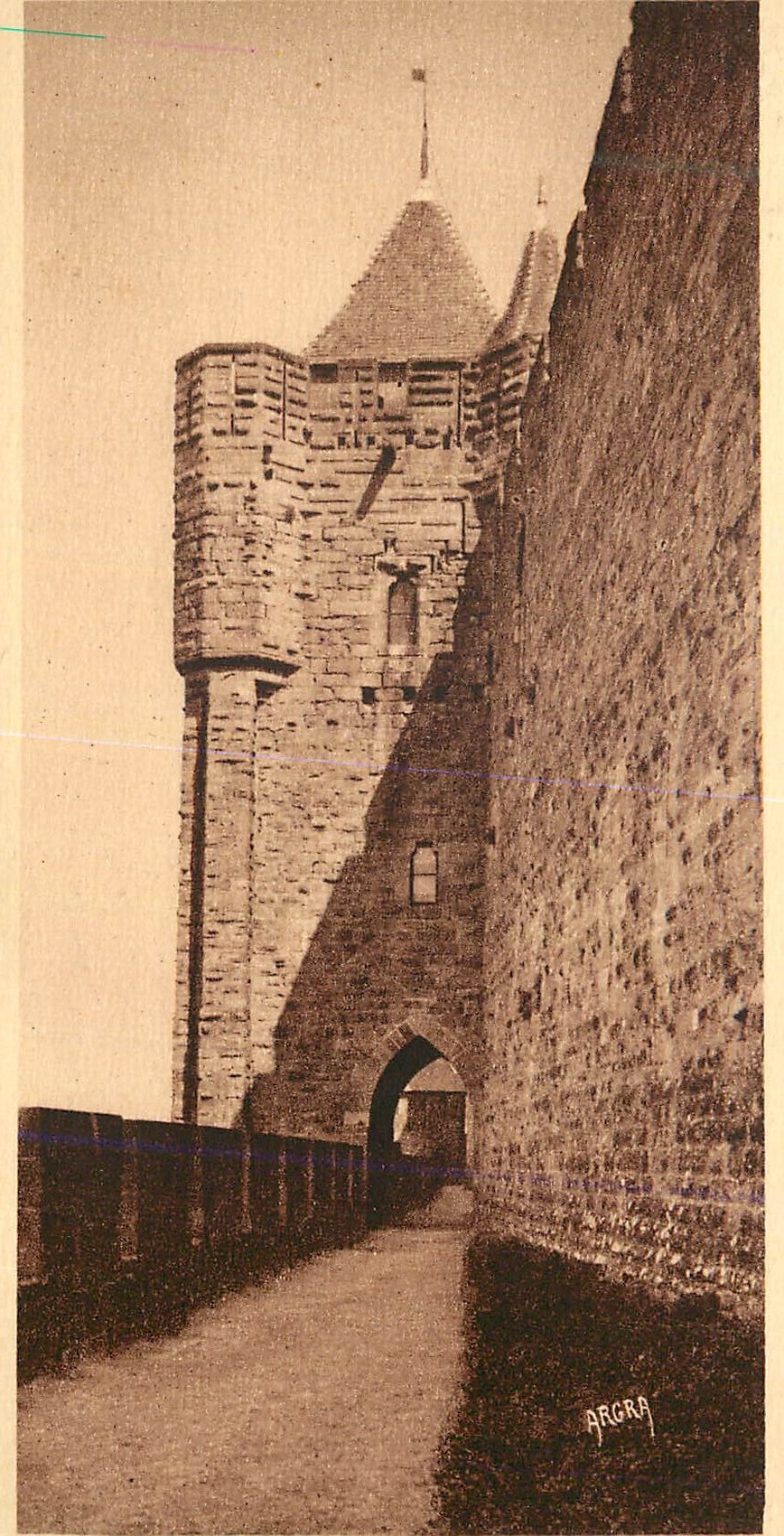 CPA Carcassonne la tour carre de l eveque