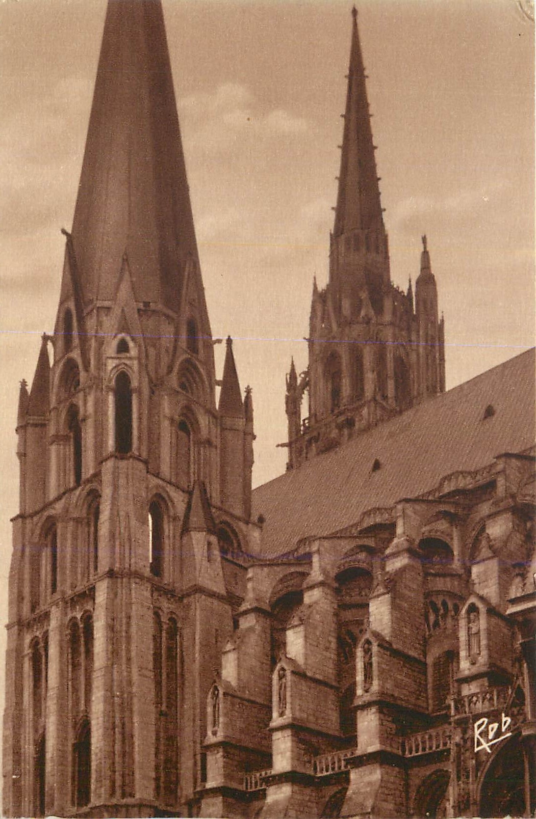 CPA 279 chartres la cathedrale vieux clocher(xii s) fleche du clocher nord(xvi s)