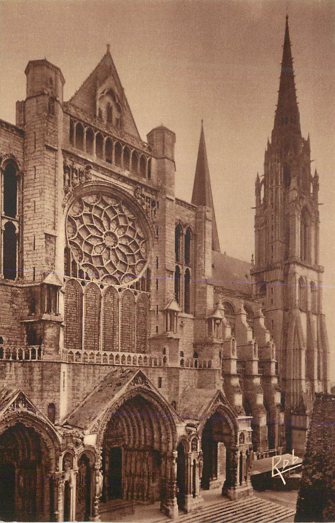 CPA 274 chartres la cathedrale portail nord(xiii s) et clocher neuf