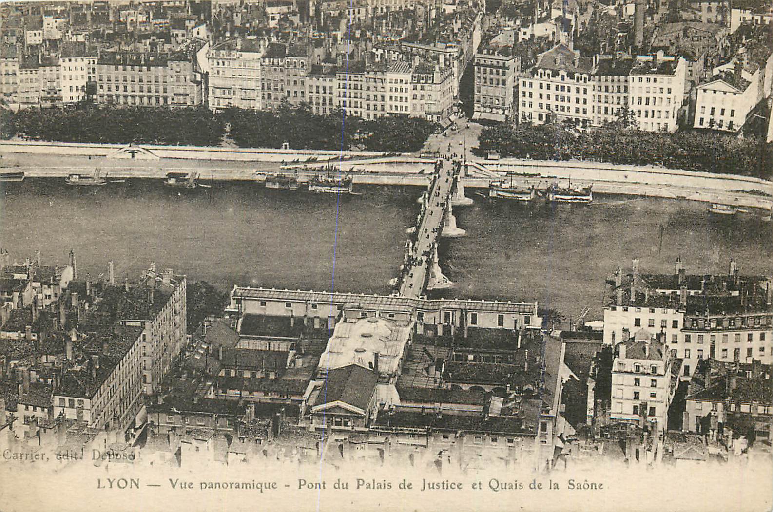CPA Lyon vue panoramique pont du palais de justice et quais de la saone