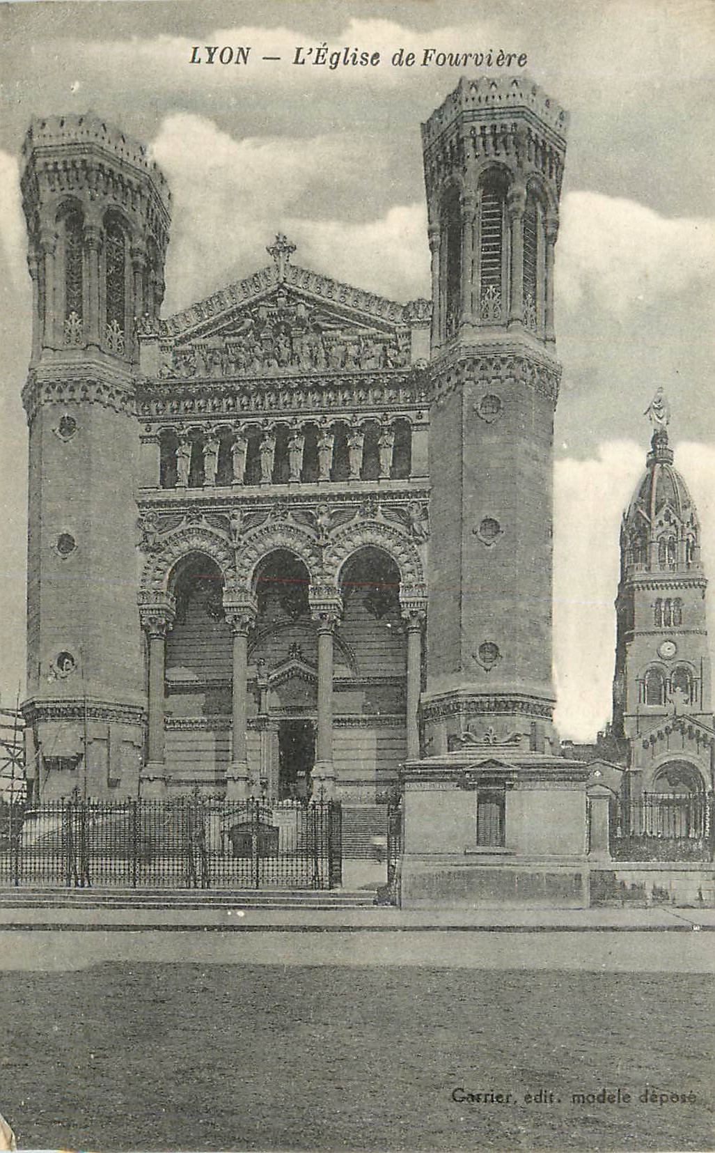 CPA Lyon l eglise de fourviere
