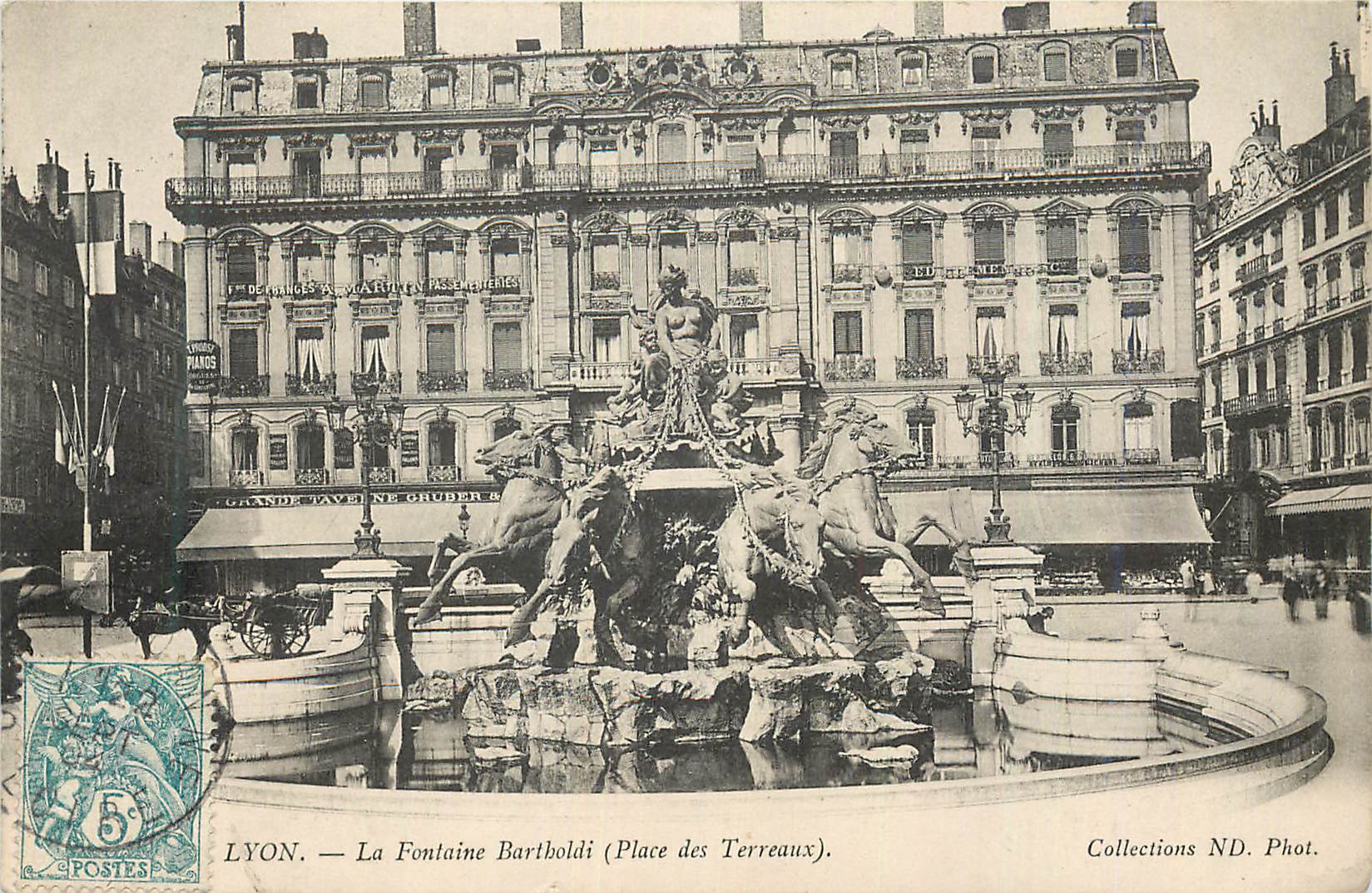 CPA Lyon la fontaine bartboldi(place des terreaux)