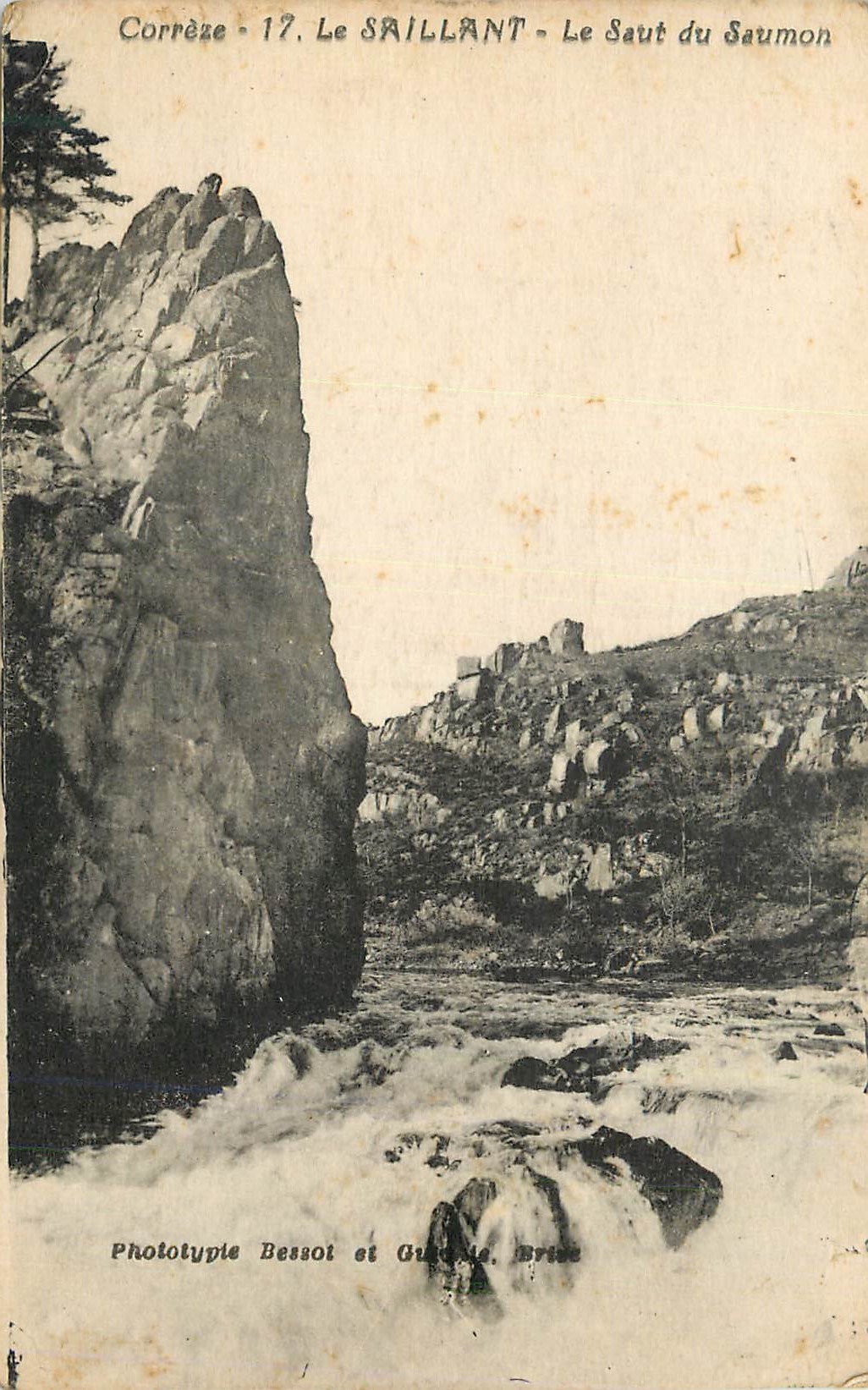 CPA Correze 17 le saillant le saut du saumon