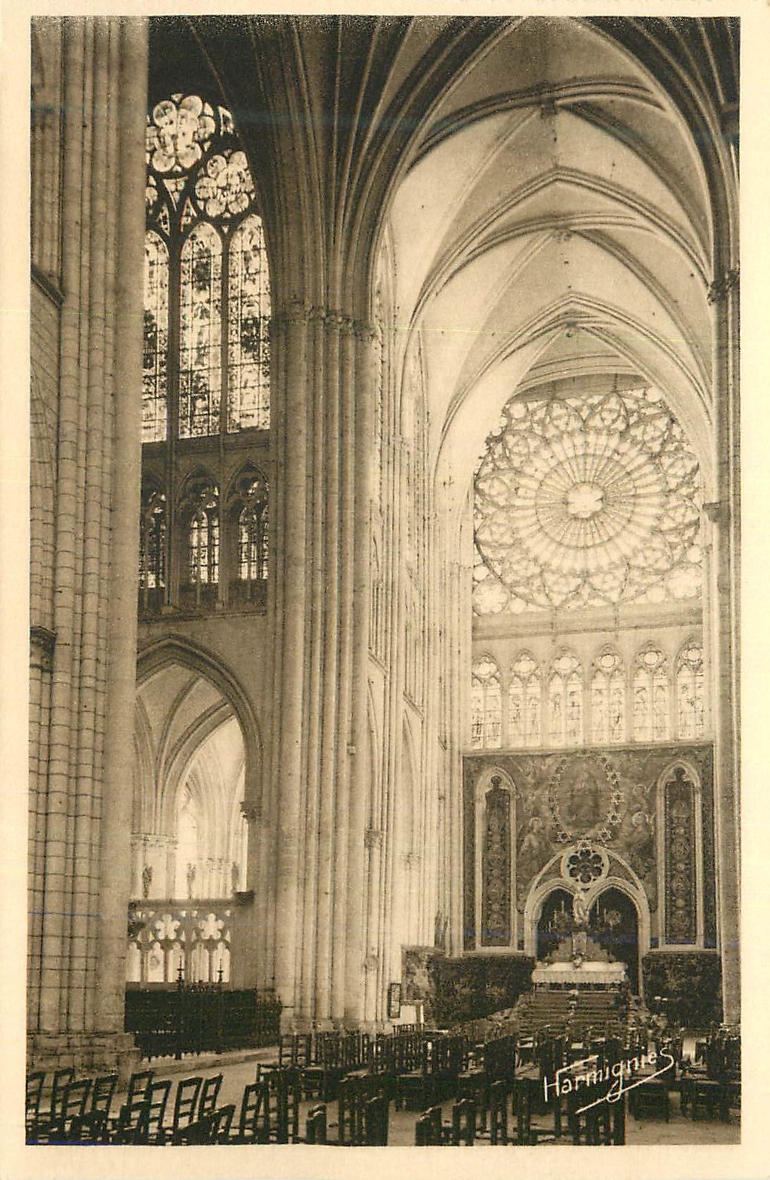 Troyes — Cathédrale Saint-Pierre et Saint-Paul — Transept et rosace côté sud