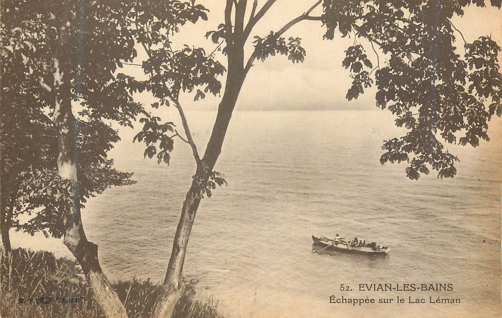 CPA 52 evian les bains echappee sur le lac leman