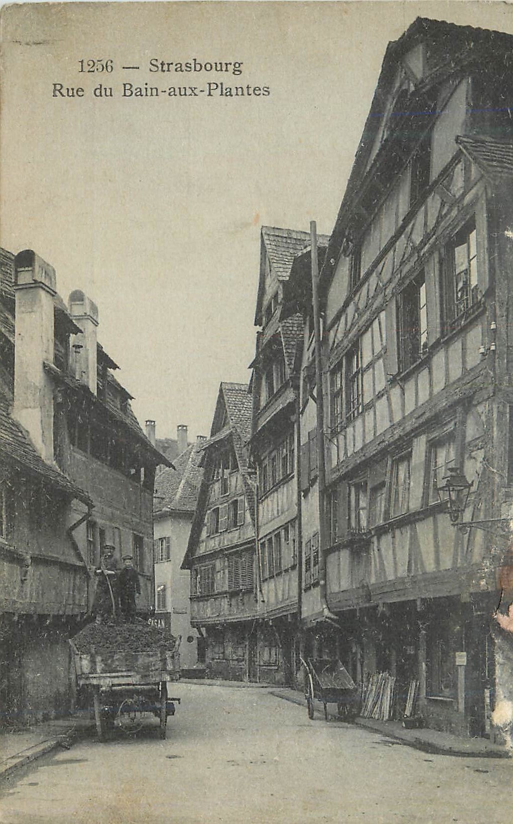 CPA 1256 strasbourg rue du bain aux plantes