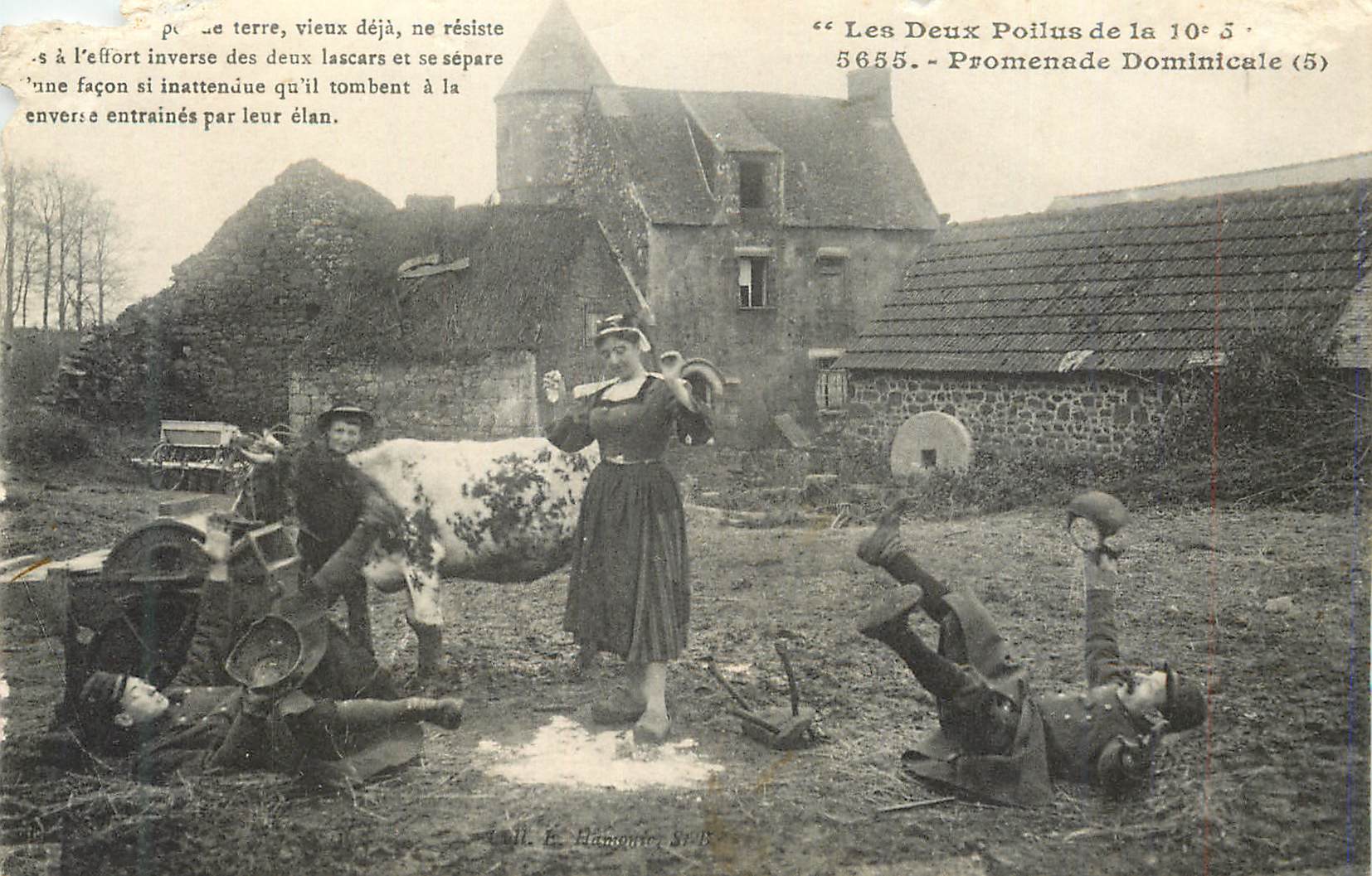 CPA Les deux poilus de la 10 5655 promenade dominicale Vache