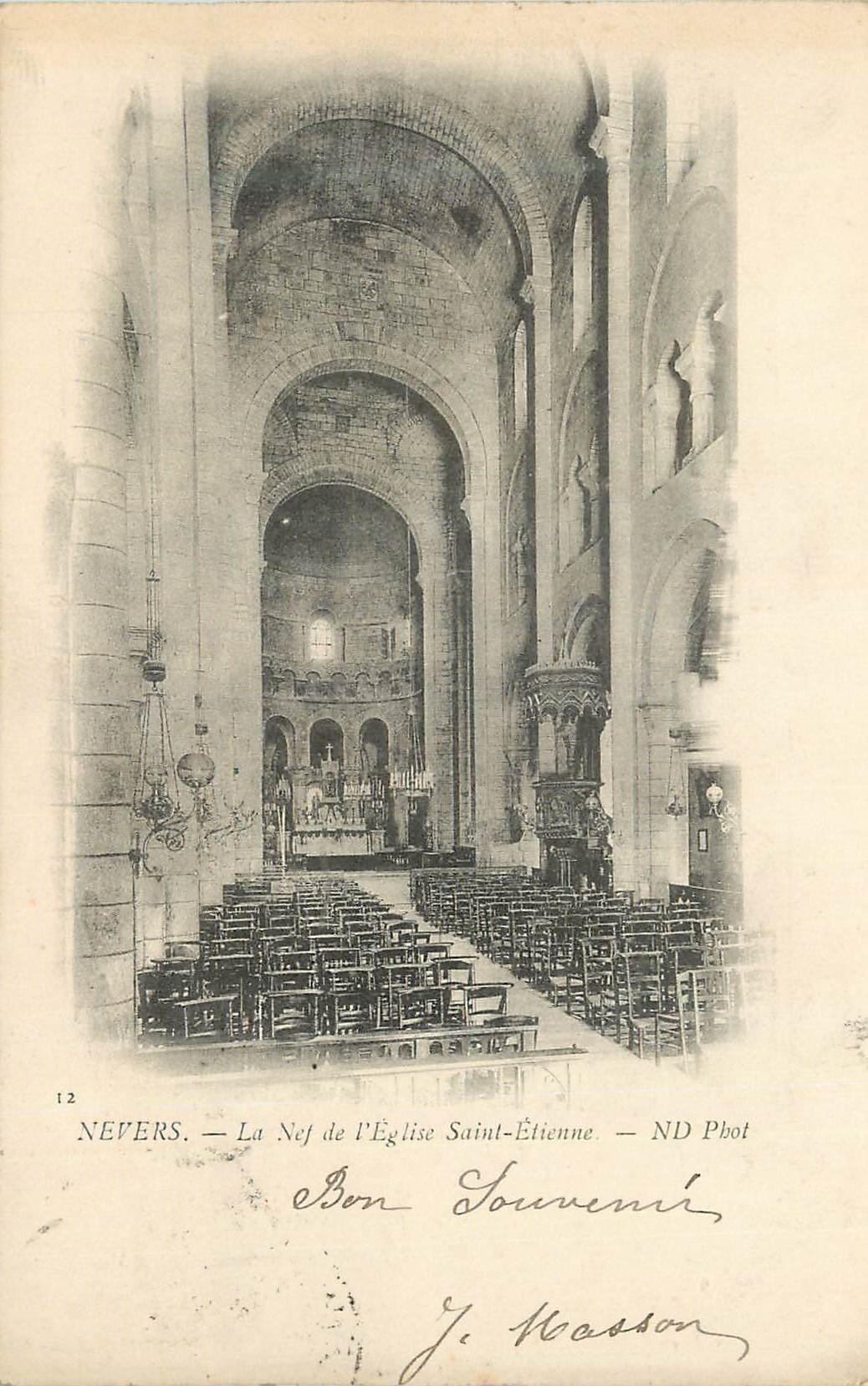 Nevers — Nave der Kirche Saint-Étienne — ND Pbot