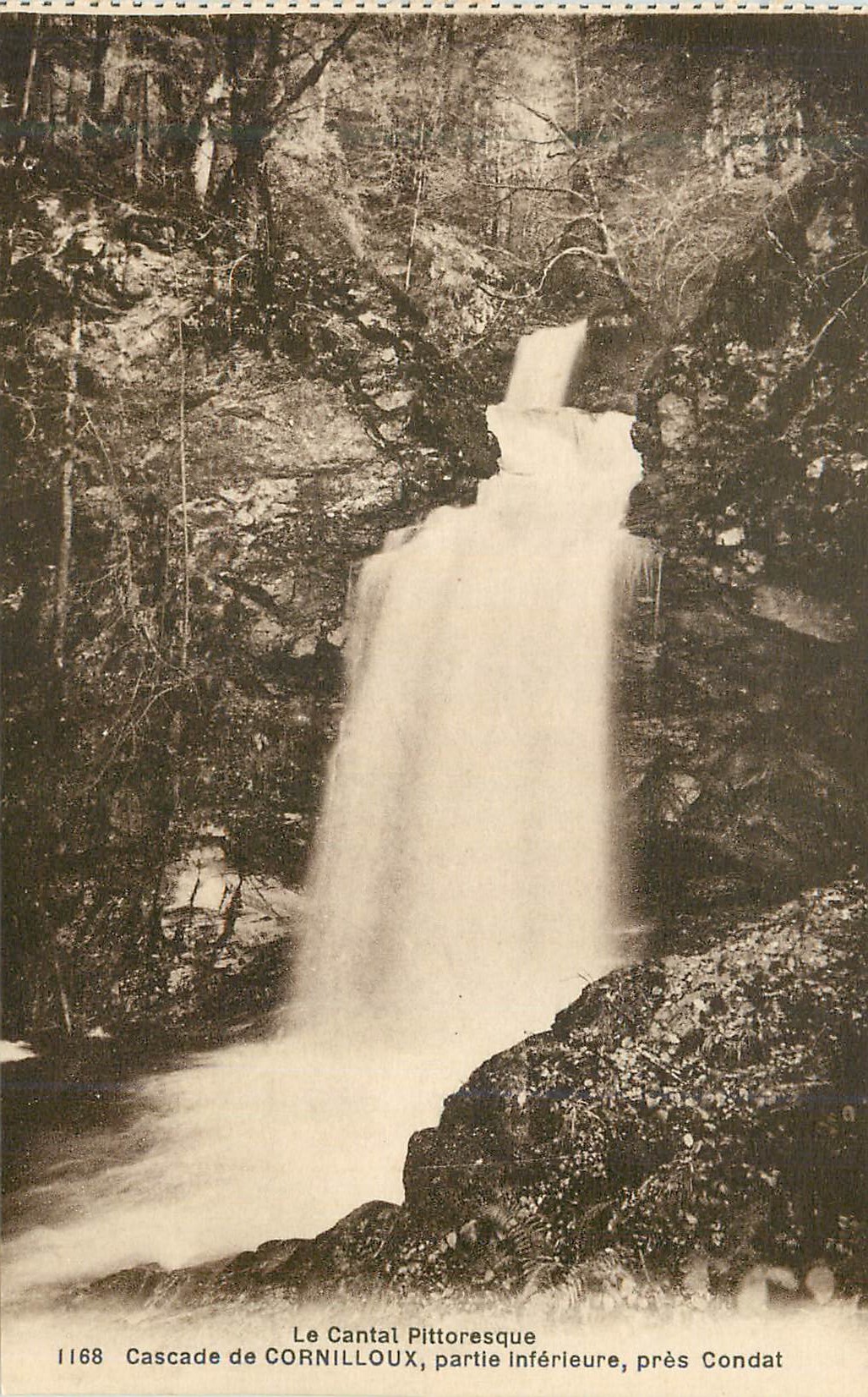 CPA Le cantal pittoresque 1168 cascade de cornilloux partie interieur pres condat