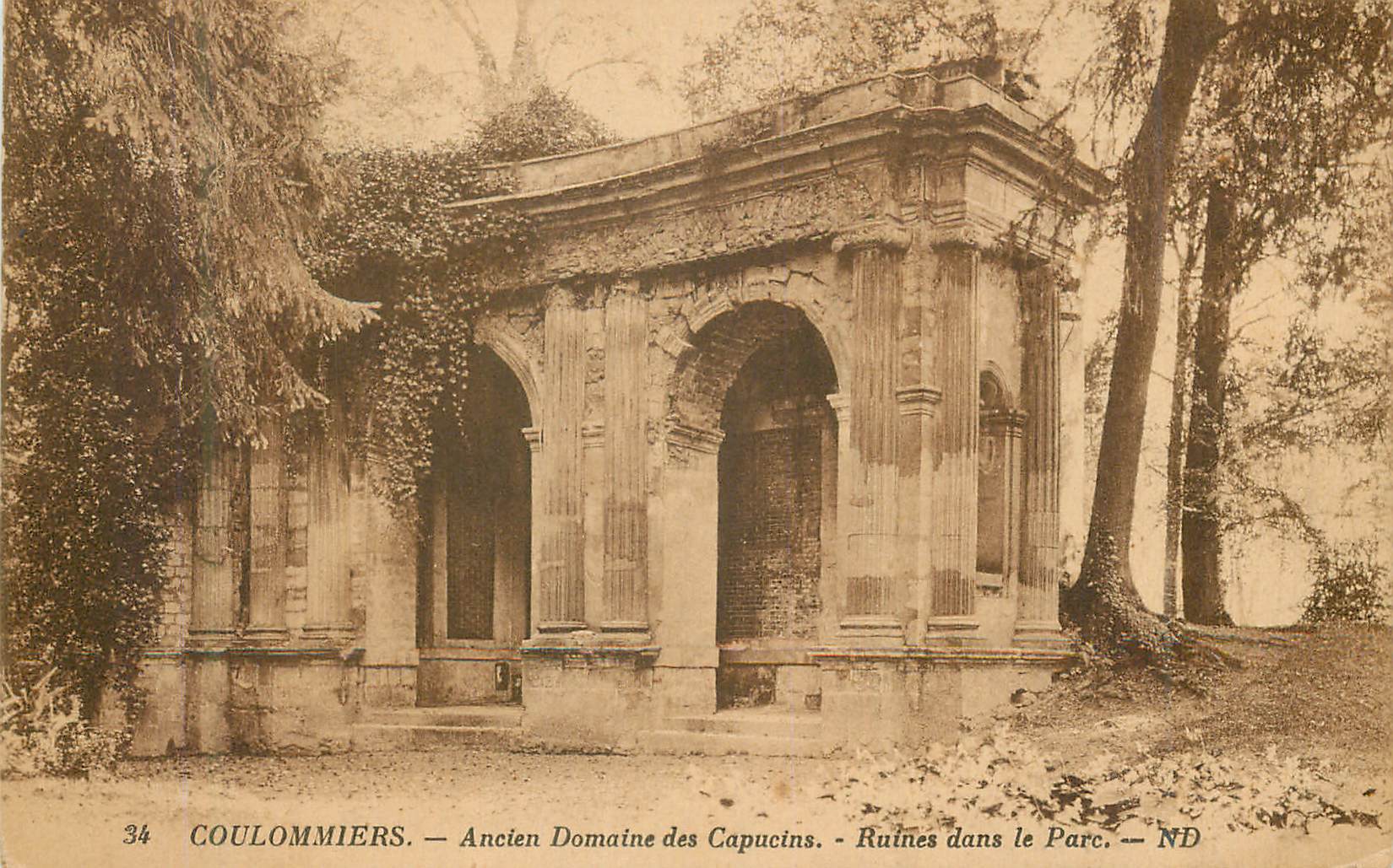 CPA 34 coulommiers ancien domaine des capucins ruines dans le parc