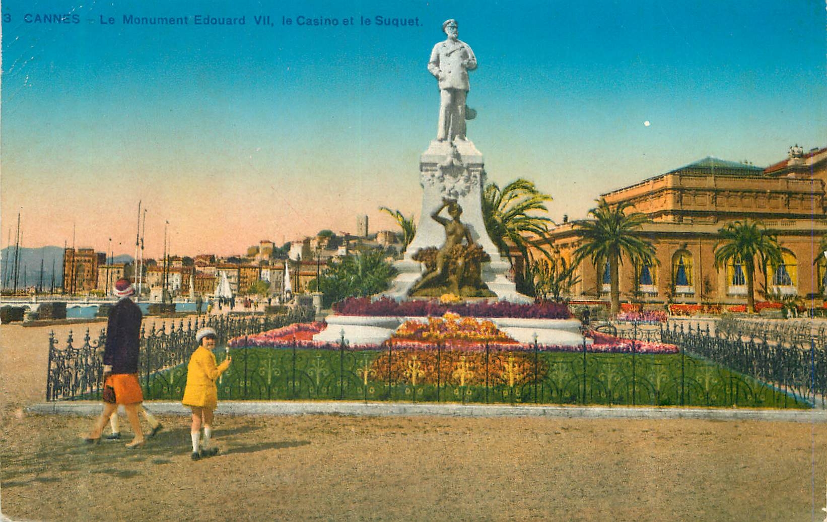 CPA Le cote d azur Cannes Le monument Edouard VII le casino et le Suquet