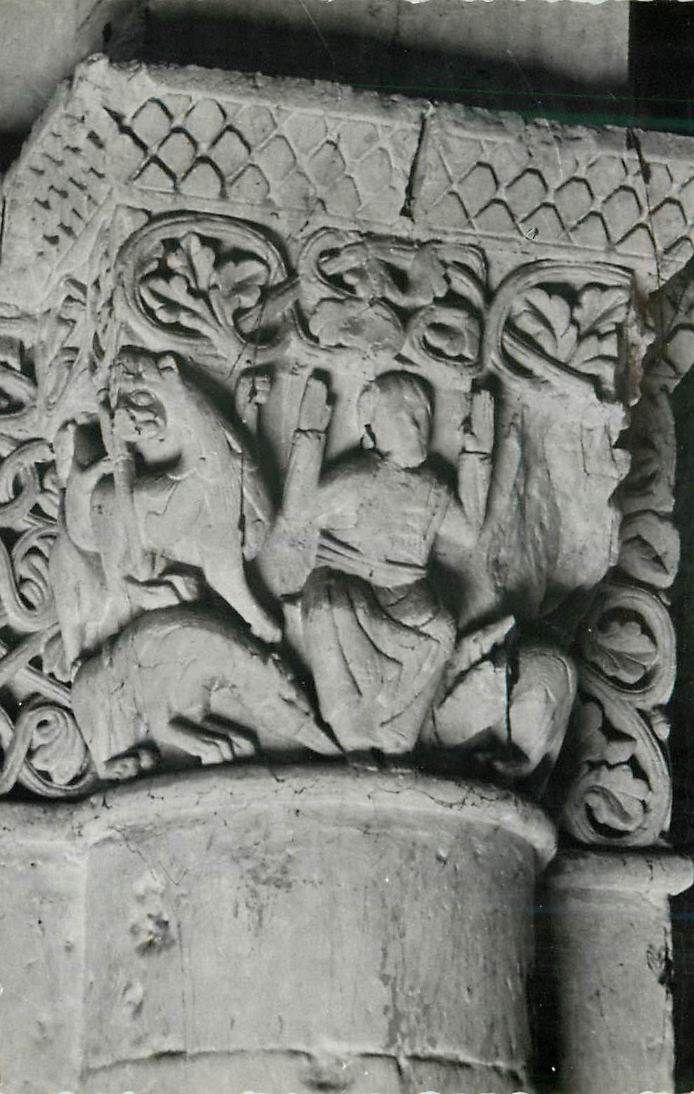 Saintes (Charente-Maritime) — Chapiteau 'Daniel dans la fosse aux lions' — J. Denis, Éditeur
