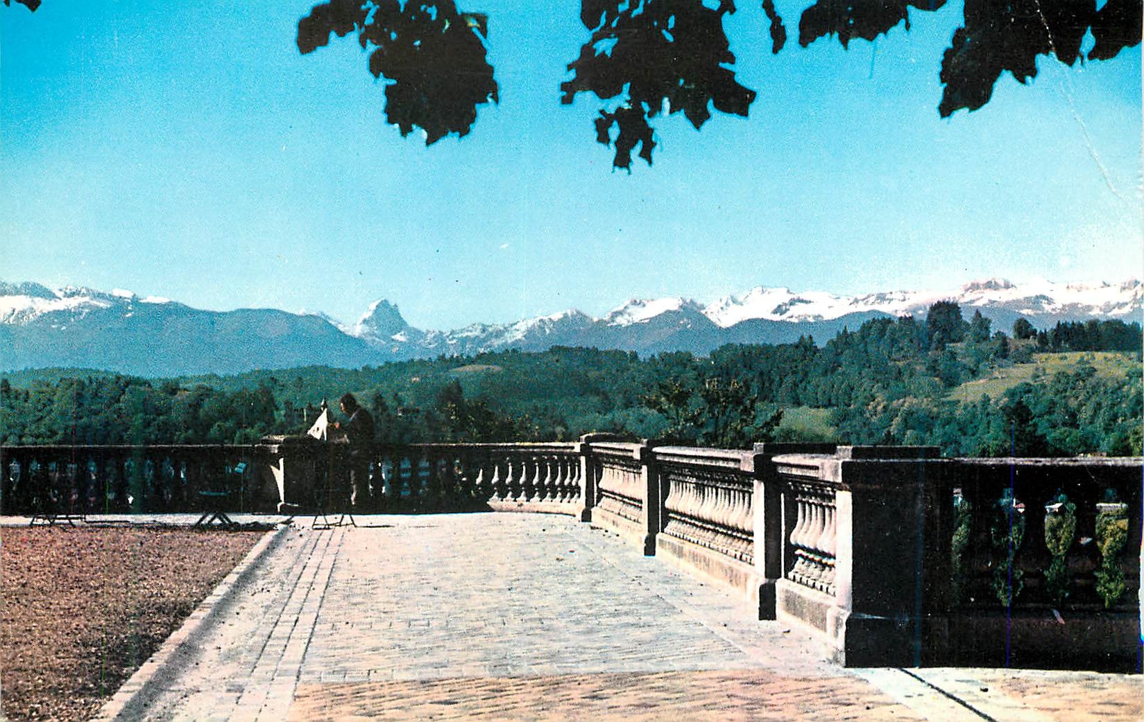 CPM Pau (b p) la chaine des pyrenees vue du boulevard