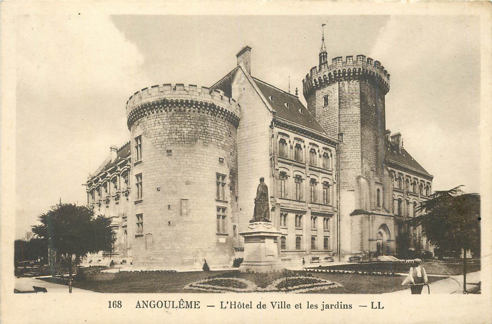 Angoulême — L'Hôtel de Ville et les jardins — LL — n° 168