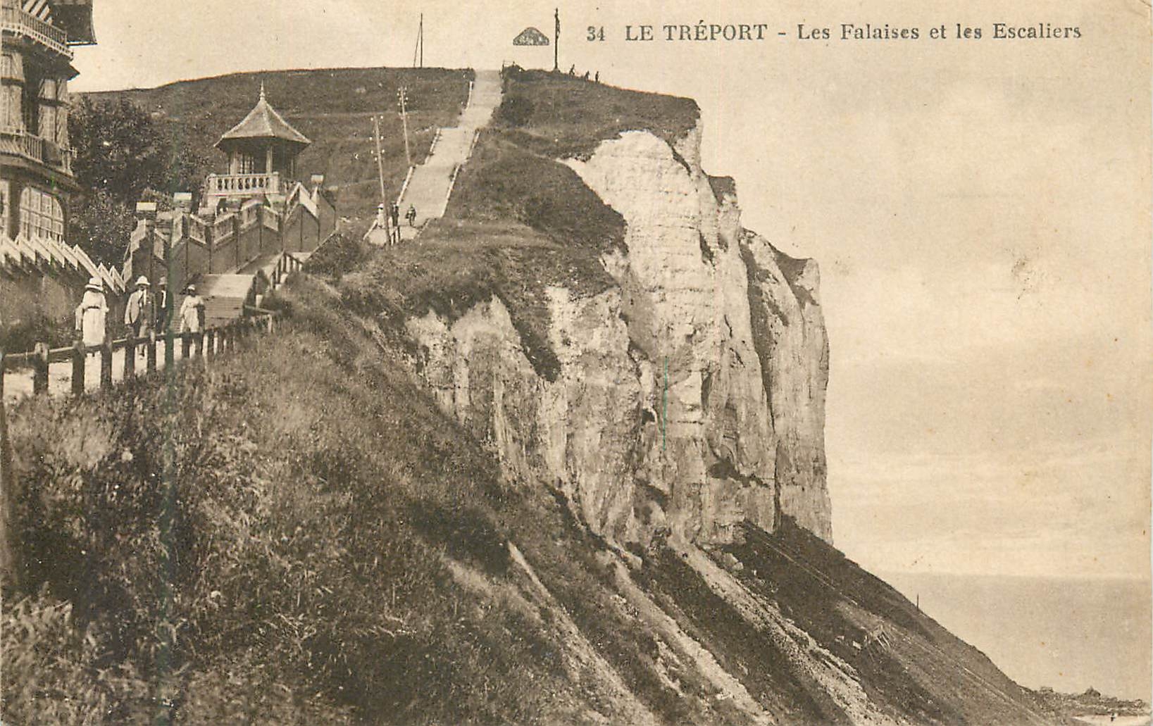 CPA 34 le treport les falaises et les escaliers