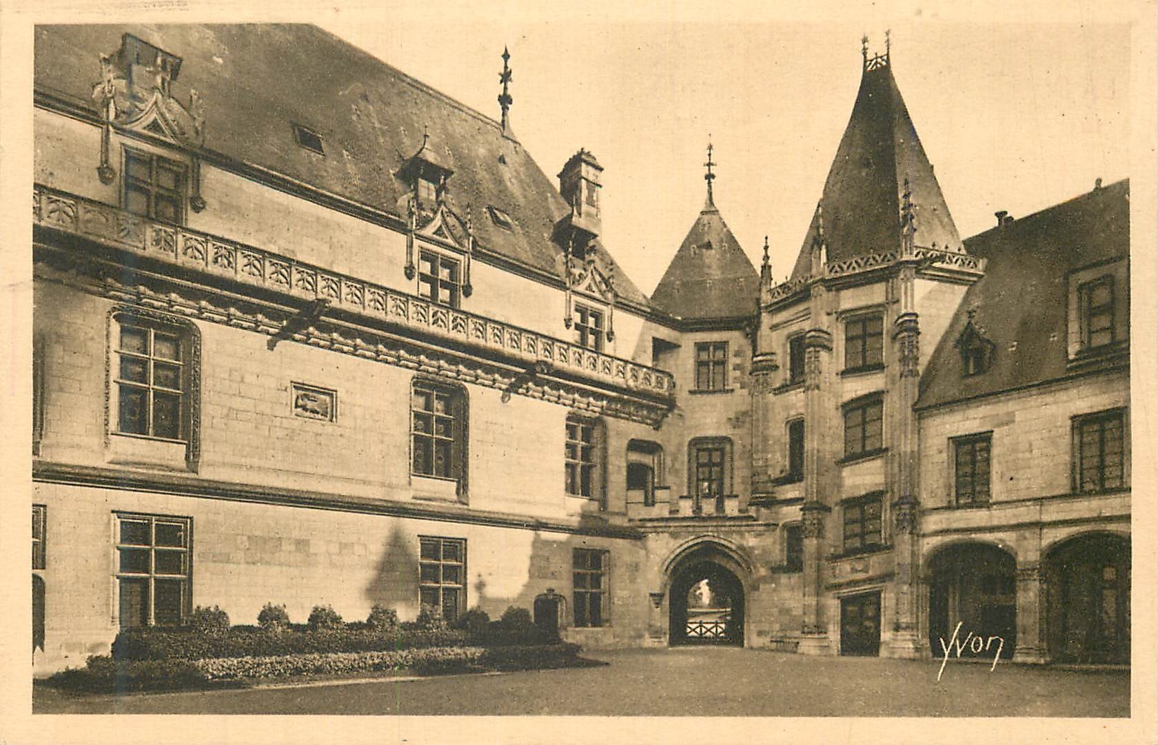 Château de Chaumont-sur-Loire — Cour d'Honneur, Façade intérieure — Édition d'Art YVON, n°121