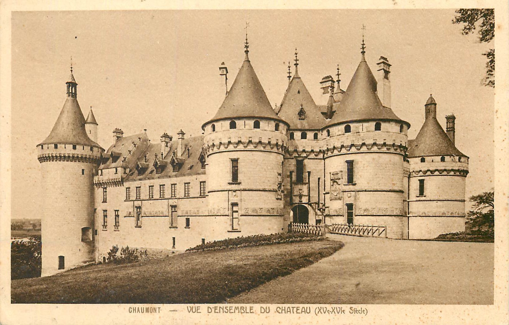 Chaumont — Vue d'ensemble du château (XVe-XVIe siècle)