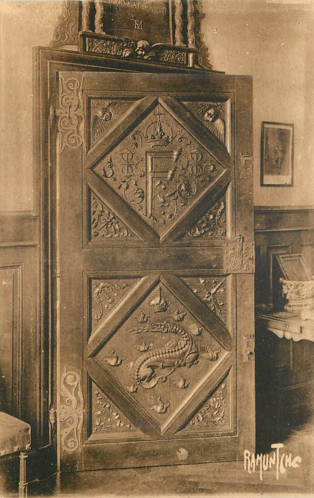 CPA La vendee chateau de terre neuve fontenay le comte porte du cabinet de travail de francois 1