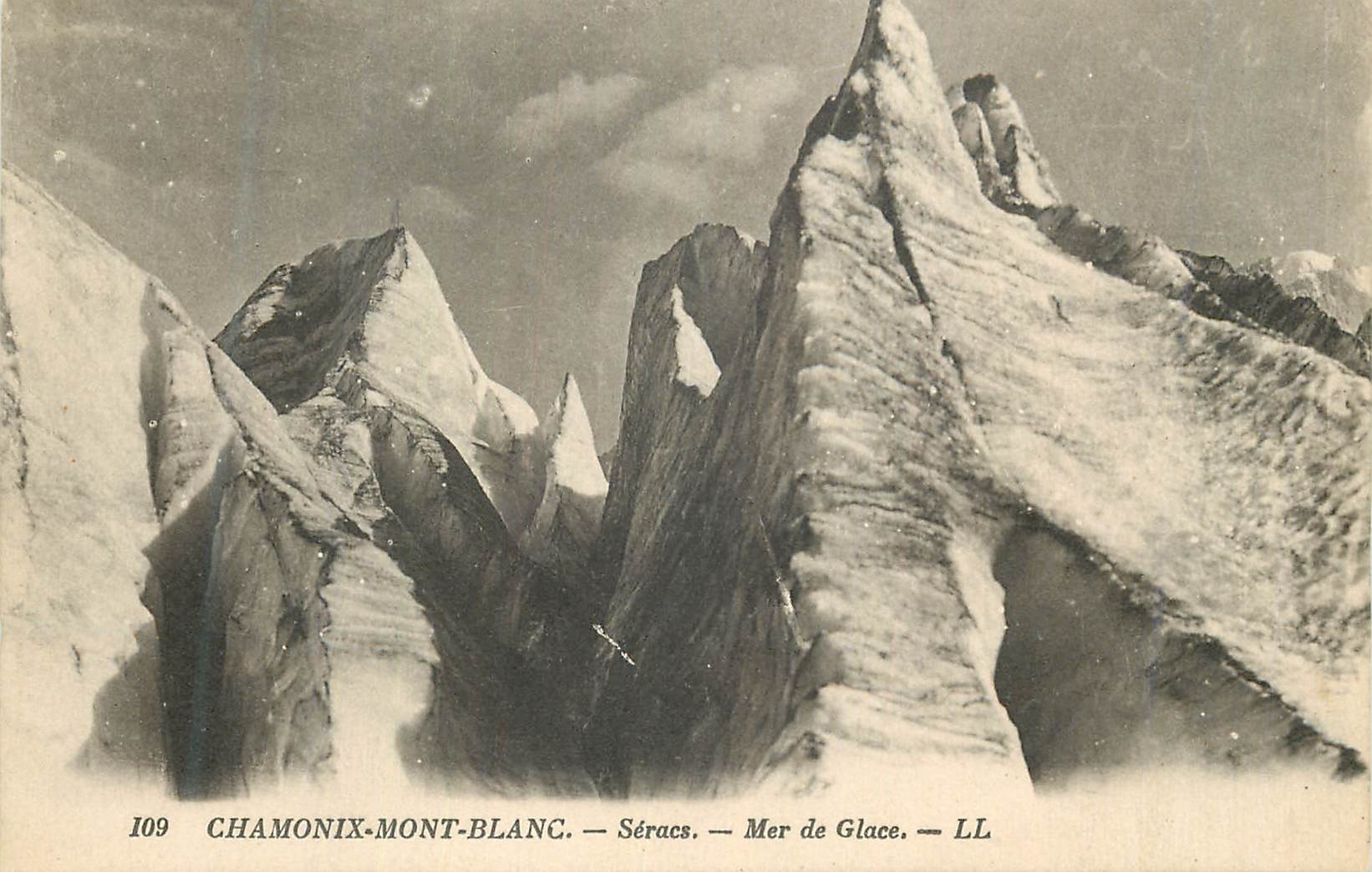 CPA 109 chamonix mont blanc seracs mer de glace